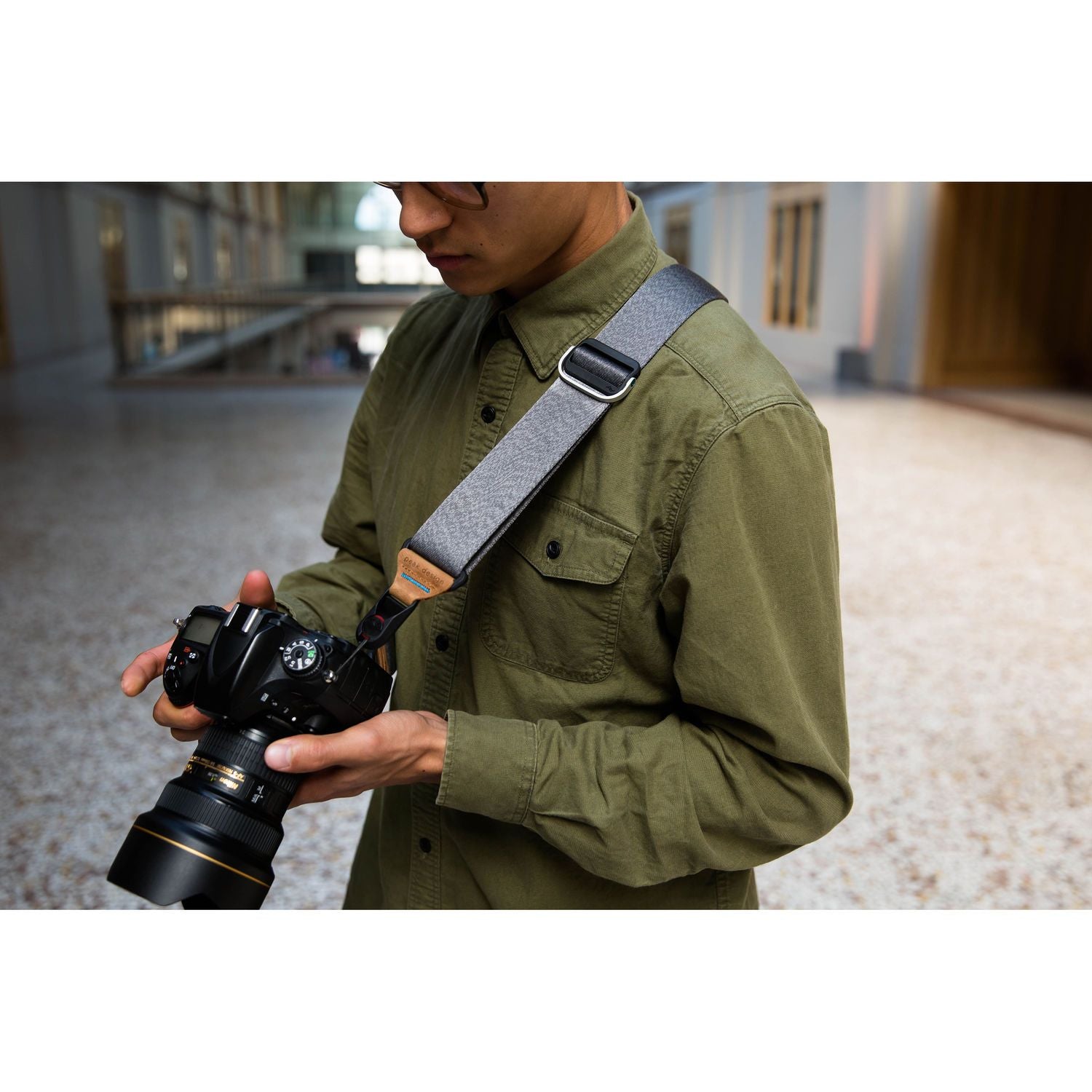 Peak Design Slide Strap SL BK 3 - Premium Camera Shoulder Strap for DSLR & Mirrorless Cameras - Comfortable & Durable Black Camera Strap for Photographers - Perfect for Travel, Hiking & Outdoor Photography
