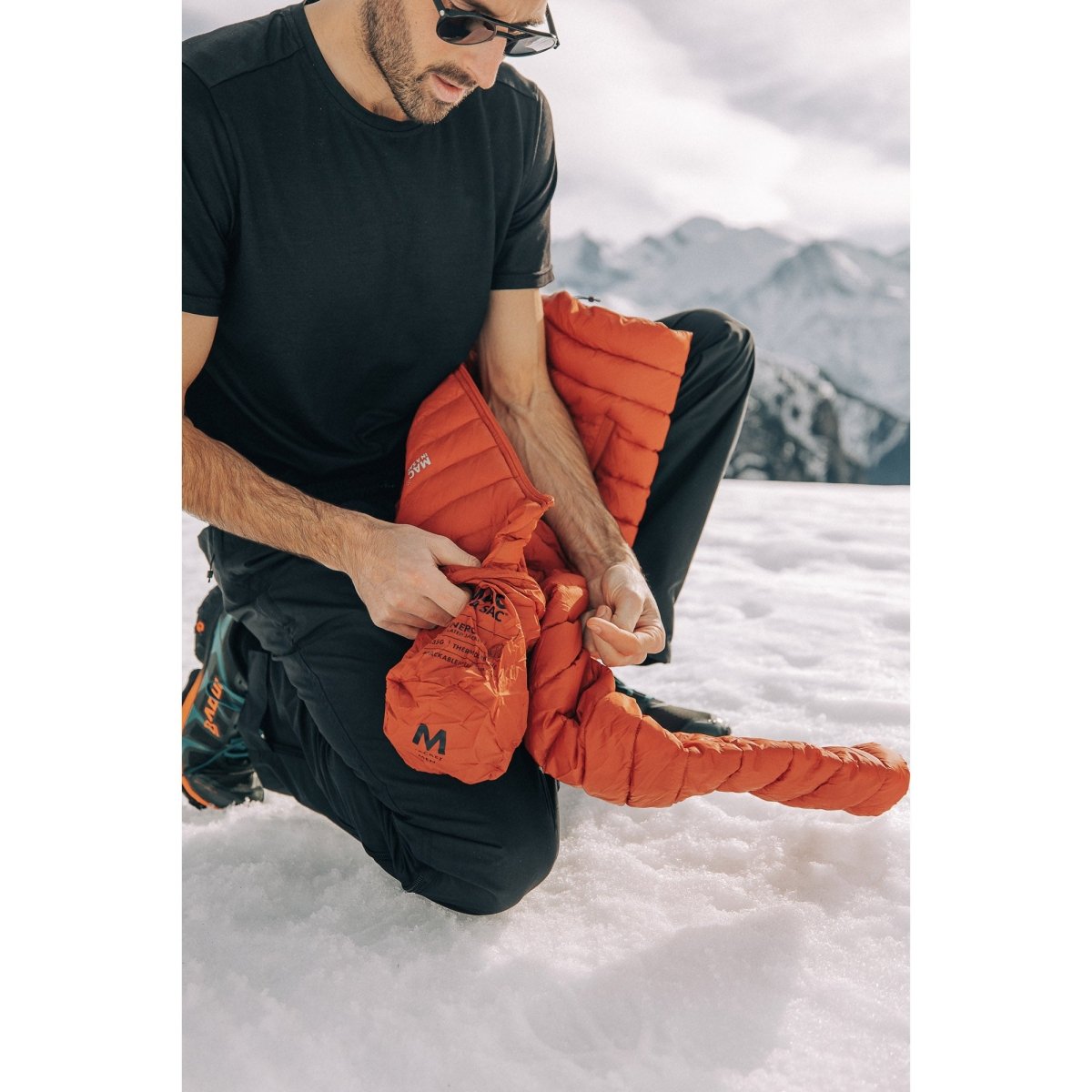 Mac In A Sac Synergy Men's Insulated Packable Jacket - Lightweight Waterproof Winter Coat for Hiking, Travel & Outdoor Activities