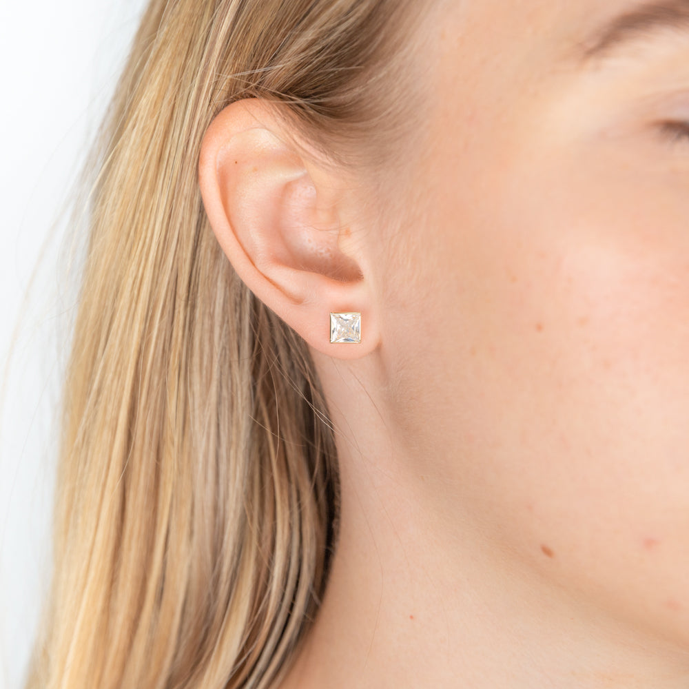 9ct Yellow Gold 6mm Princess Cut Cubic Zirconia Stud Earrings for Women - Elegant Gift for Birthday, Anniversary & Special Occasions