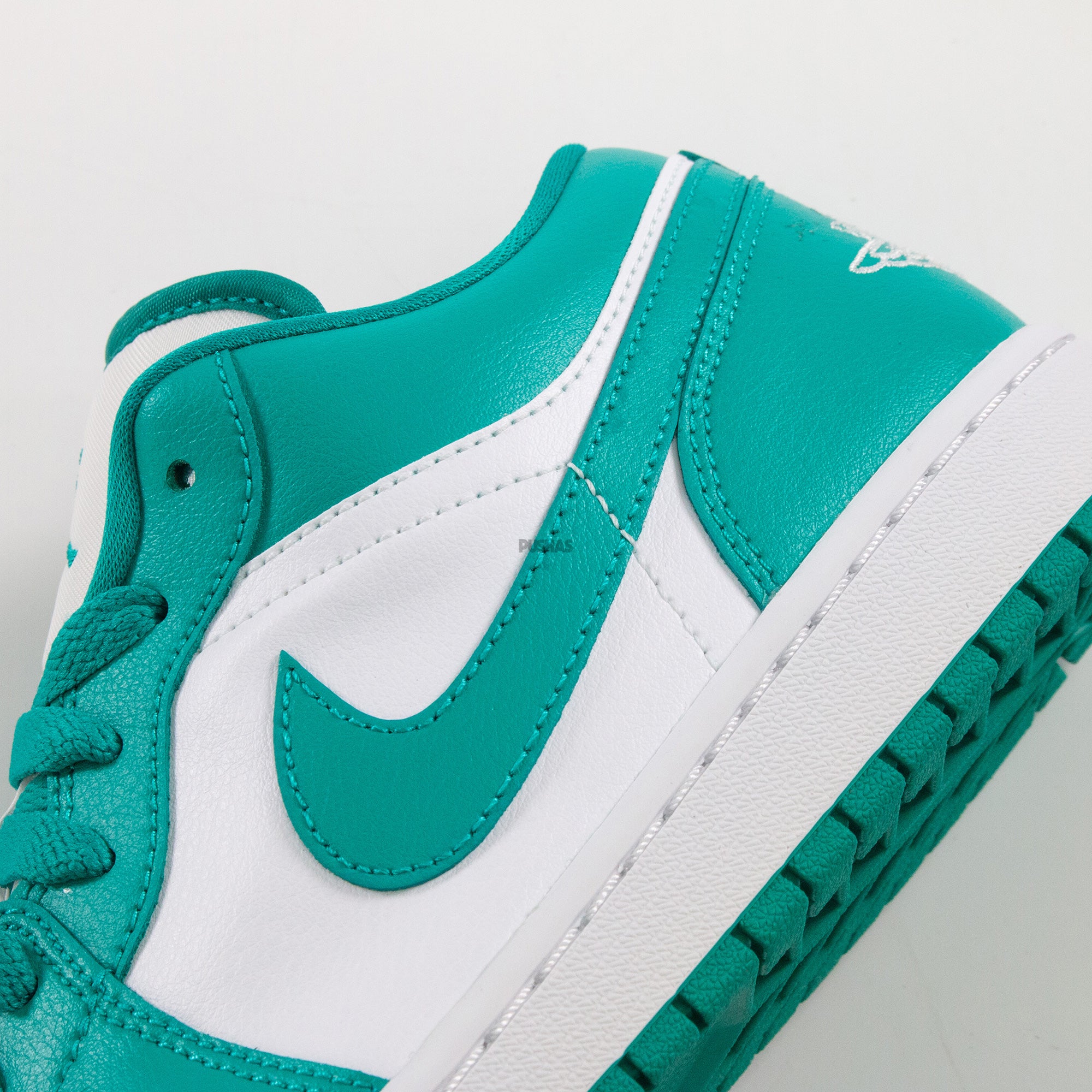 Air Jordan 1 Low 'New Emerald' Women's Sneakers (2022) - Comfortable Casual & Athletic Shoes for Running, Gym, and Streetwear Fashion