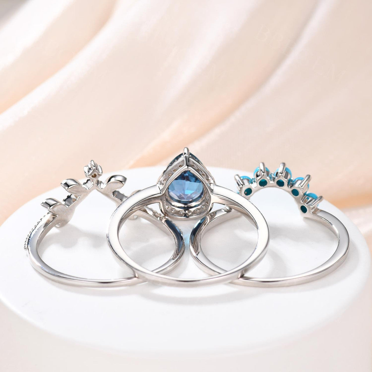 Vintage Pear Shaped Alexandrite Engagement Ring Set with Leaf Diamond & Turquoise Accents - Perfect for Weddings, Anniversaries & Romantic Proposals