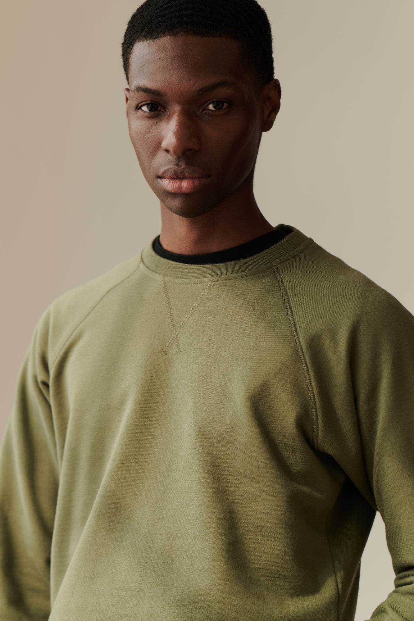 Men's Olive Raglan Sweatshirt - Comfortable Long Sleeve Pullover for Casual Wear, Gym & Outdoor Activities