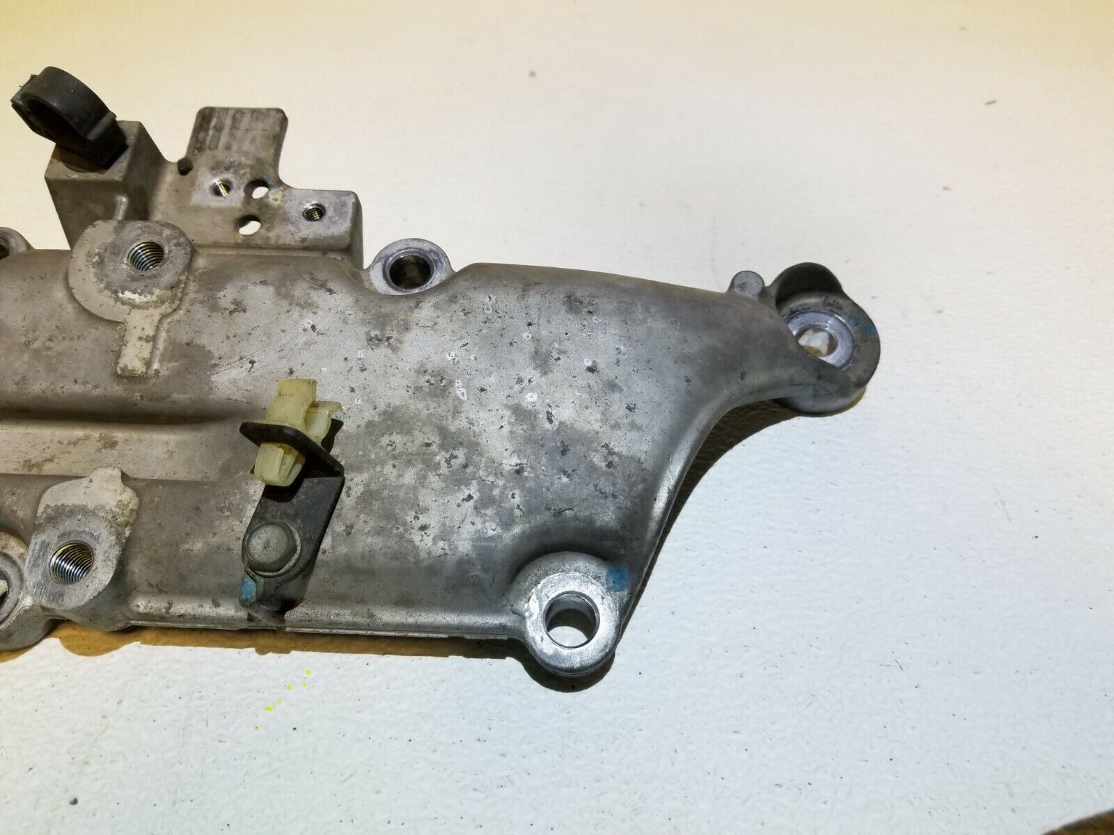 05-08 Acura RL Power Steering Rack & Pinion Mounting Bracket - OEM Replacement Part for Smooth Steering Performance - Perfect for Road Trips & Daily Commuting