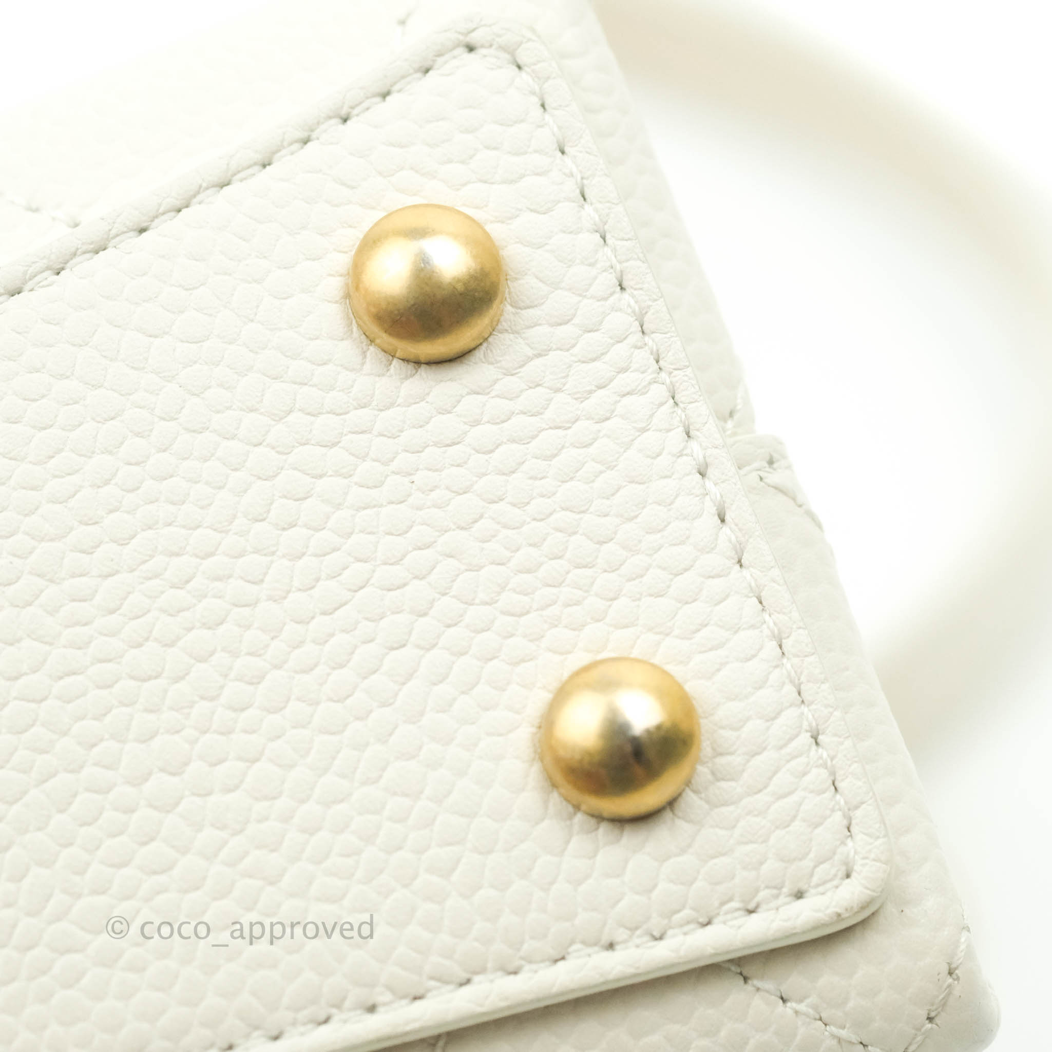 Chanel Chic Affinity Small Grained Calfskin Crossbody Bag in Ivory with Gold Hardware - Perfect for Everyday Luxury & Special Occasions