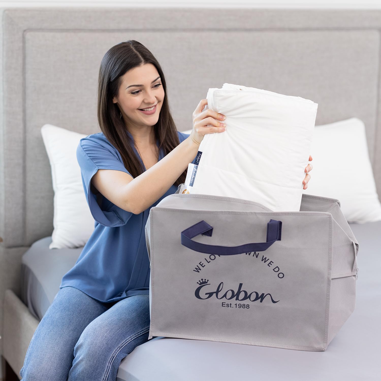Globon Down Blanket - Ultra Lightweight Summer Comforter & Duvet Insert | Noiseless & Super Soft Queen Size (90x90 inches) | 10oz Fill Weight White Down Alternative | Perfect for Bedroom, Guest Room & Air Conditioning Use