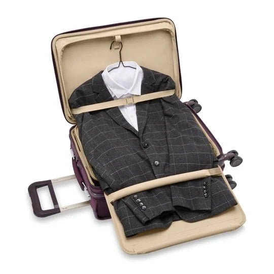 Briggs & Riley Baseline Essential Carry On Spinner Luggage - Lightweight Expandable Suitcase for Business Travel & Weekend Getaways | TSA Lock & Durable Polycarbonate Shell