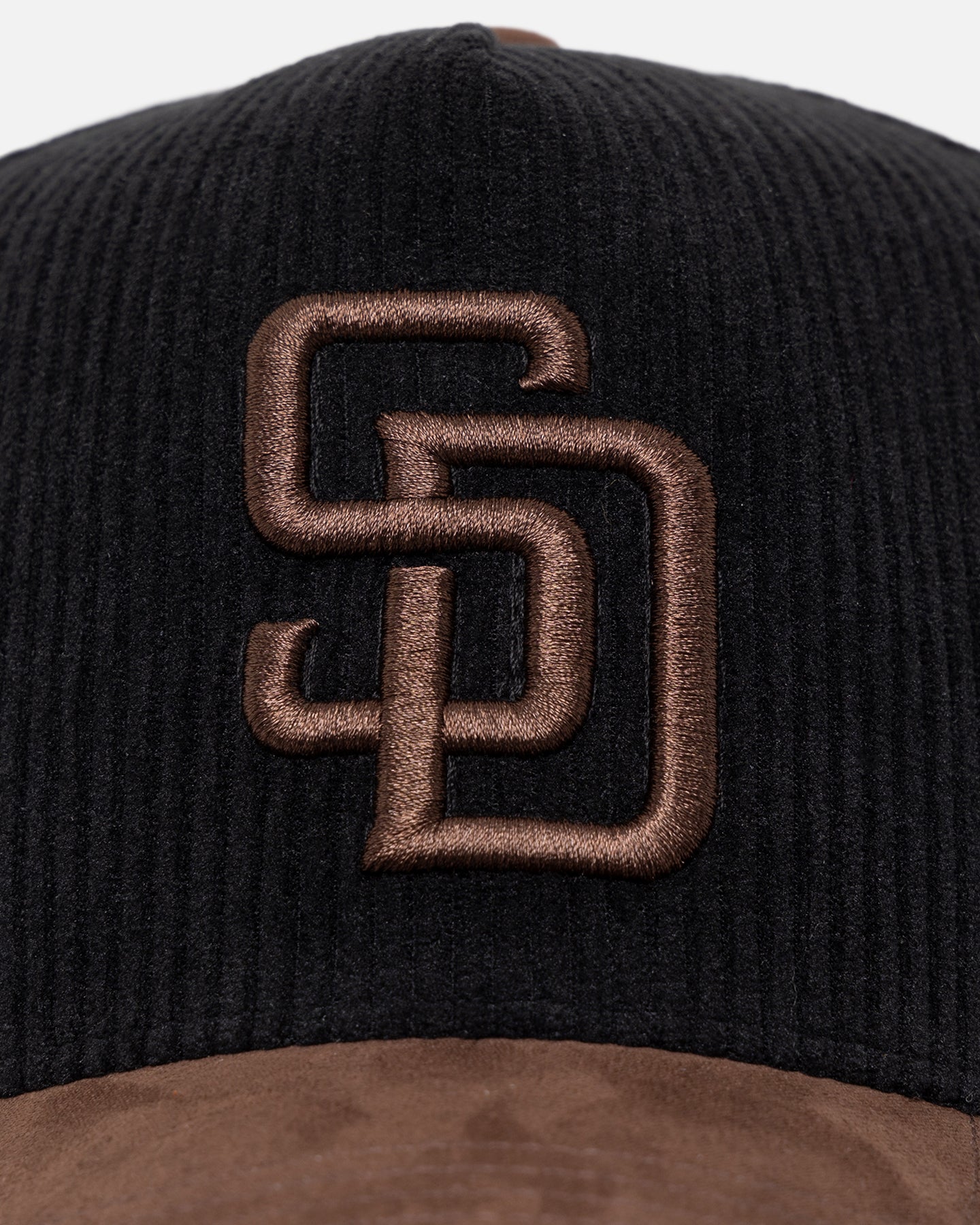 47 Brand San Diego Padres 'Black Barren' 47 Offside DT Snapback Black Hat - Adjustable Baseball Cap for Men & Women - Perfect for Sports Fans, Casual Wear & Outdoor Activities