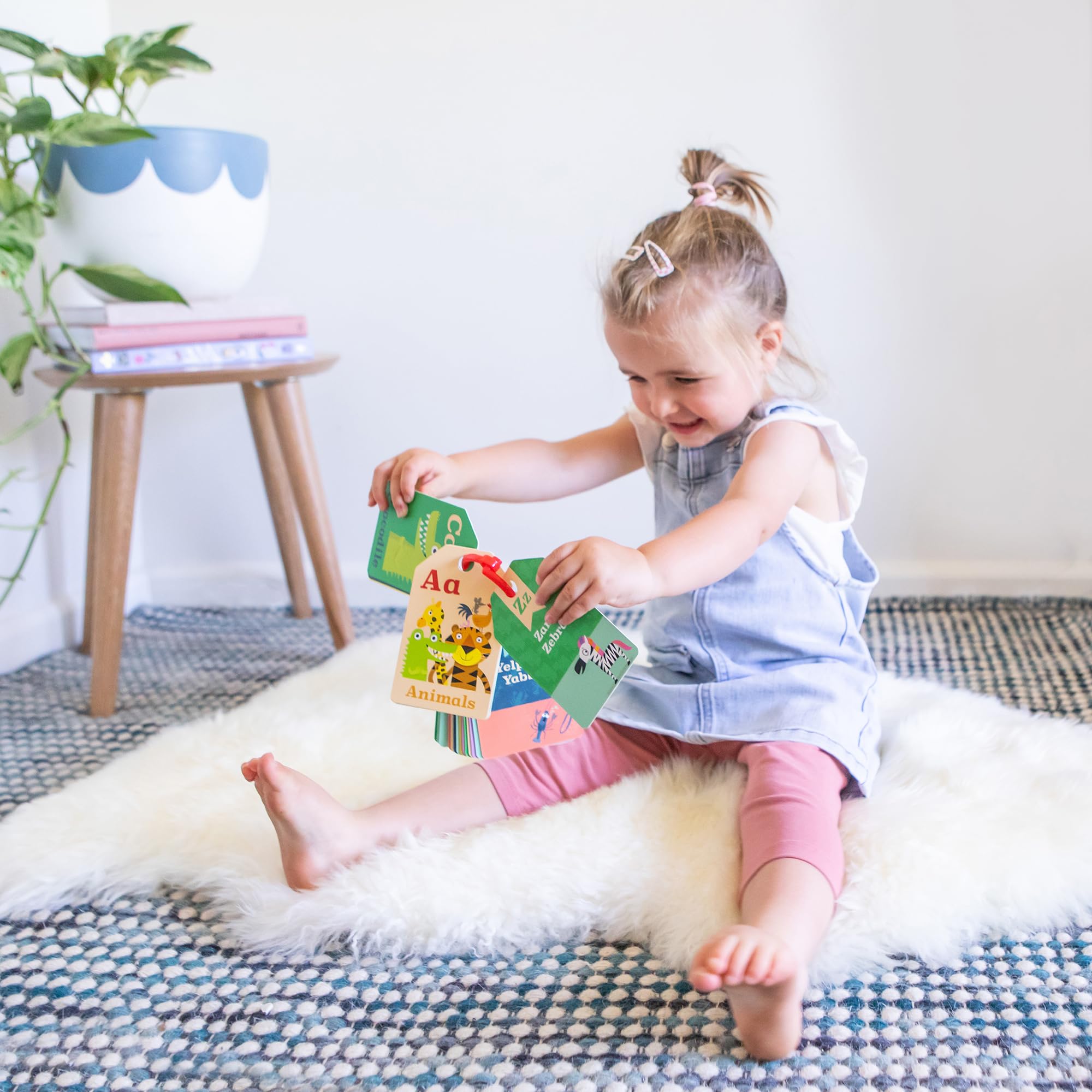 26 Alphabet Flash Cards for Kids - Double Sided ABC Learning Cards with Animal Illustrations | Fun Preschool Educational Toys for Letter Recognition & Early Reading | Perfect for Homeschooling & Classroom Activities