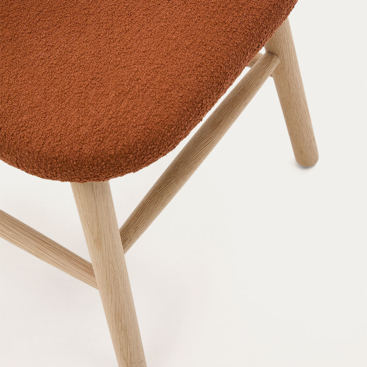 Helda Kids Chair - Sturdy & Comfortable Children's Chair for Reading, Studying & Playtime - Perfect for Bedroom, Playroom & Classroom Use
