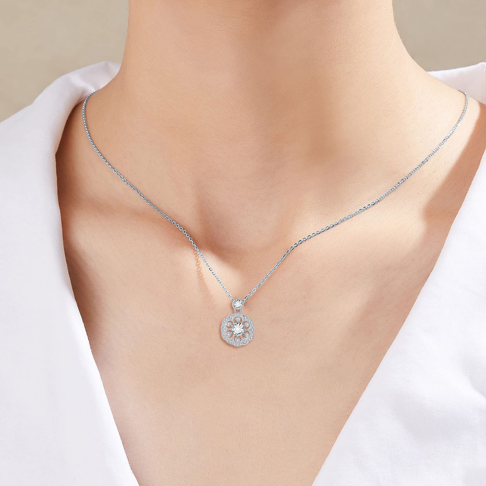 925 Sterling Silver 0.5ct/1ct/2ct Halo Round Cut Moissanite Pendant Necklace for Women - Elegant Jewelry Gift for Mom, Wife, Girlfriend - Perfect for Anniversary, Birthday, Valentine's Day & Special Occasions