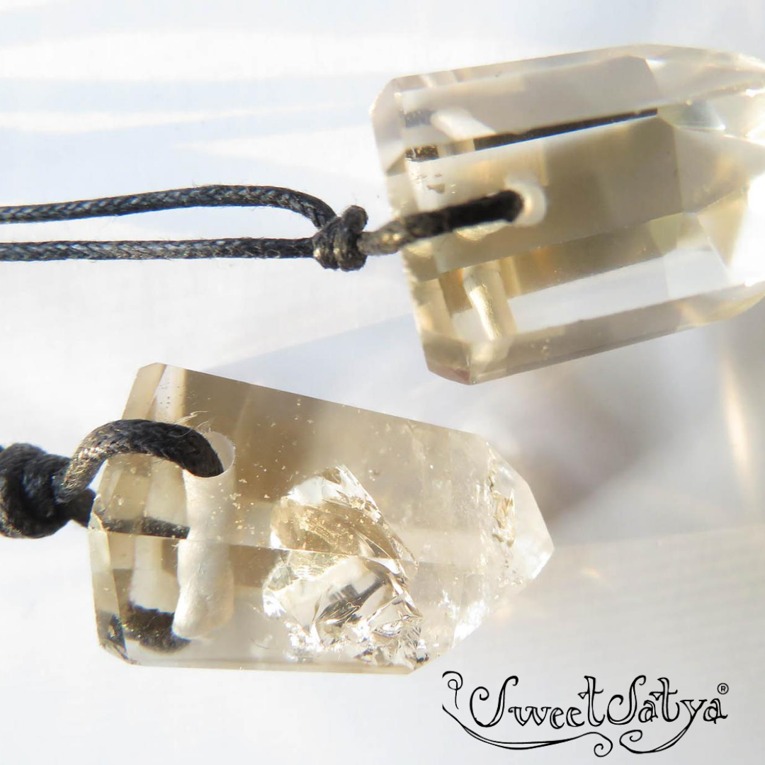 Natural Citrine Point Pendant Necklace - Healing Crystal Jewelry for Women, Genuine Citrine Gemstone Choker with Gold Plated Chain - Perfect for Meditation, Energy Cleansing & Spiritual Gifts