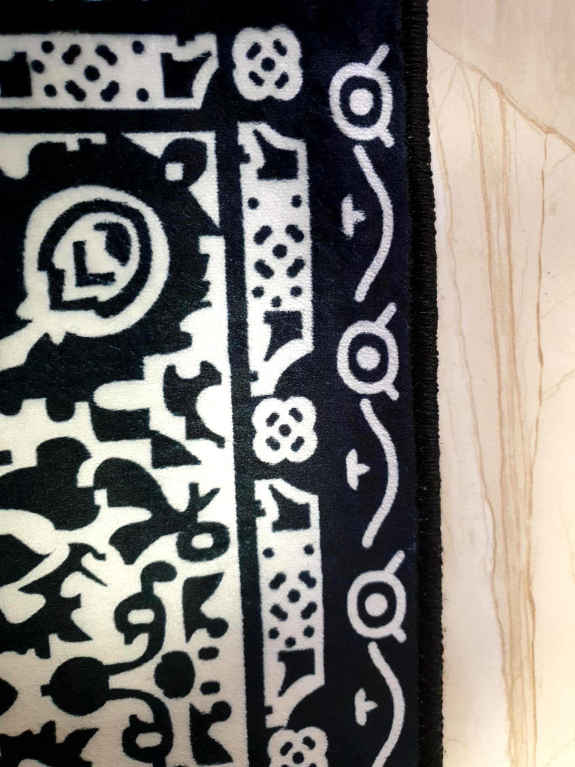 Keep Off Rug - Non-Slip Modern Area Carpet for Living Room (31x47 inches/80x120cm) - Black Themed Home Decor Rug - Perfect for Sofa Protection & Floor Safety