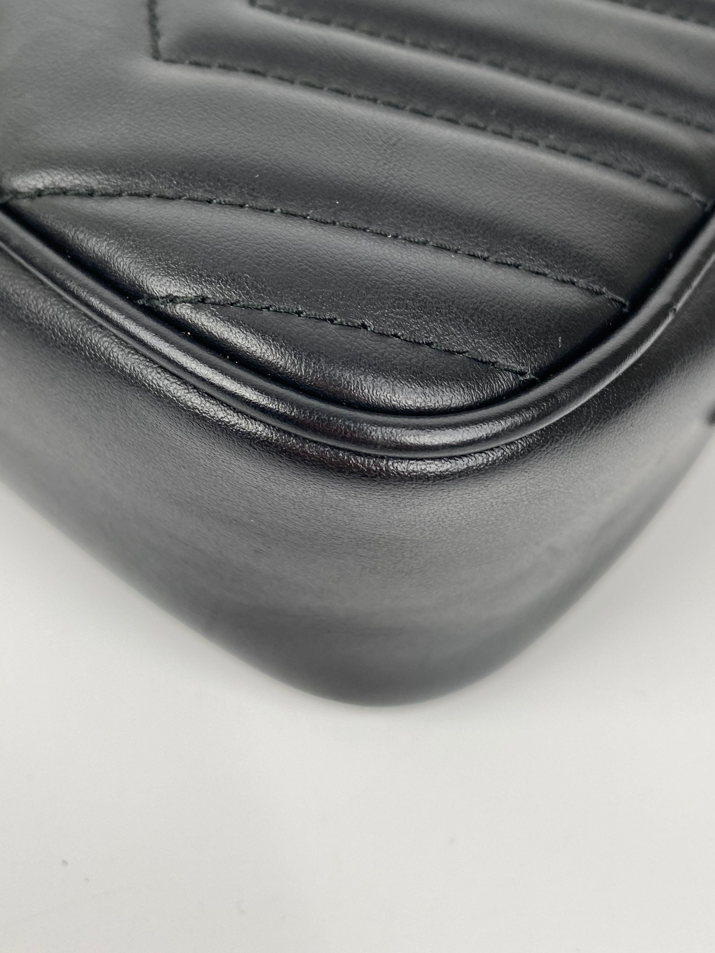 Gucci GG Marmont Small Black Leather Shoulder Bag for Women - Perfect for Work, Travel & Evening Out