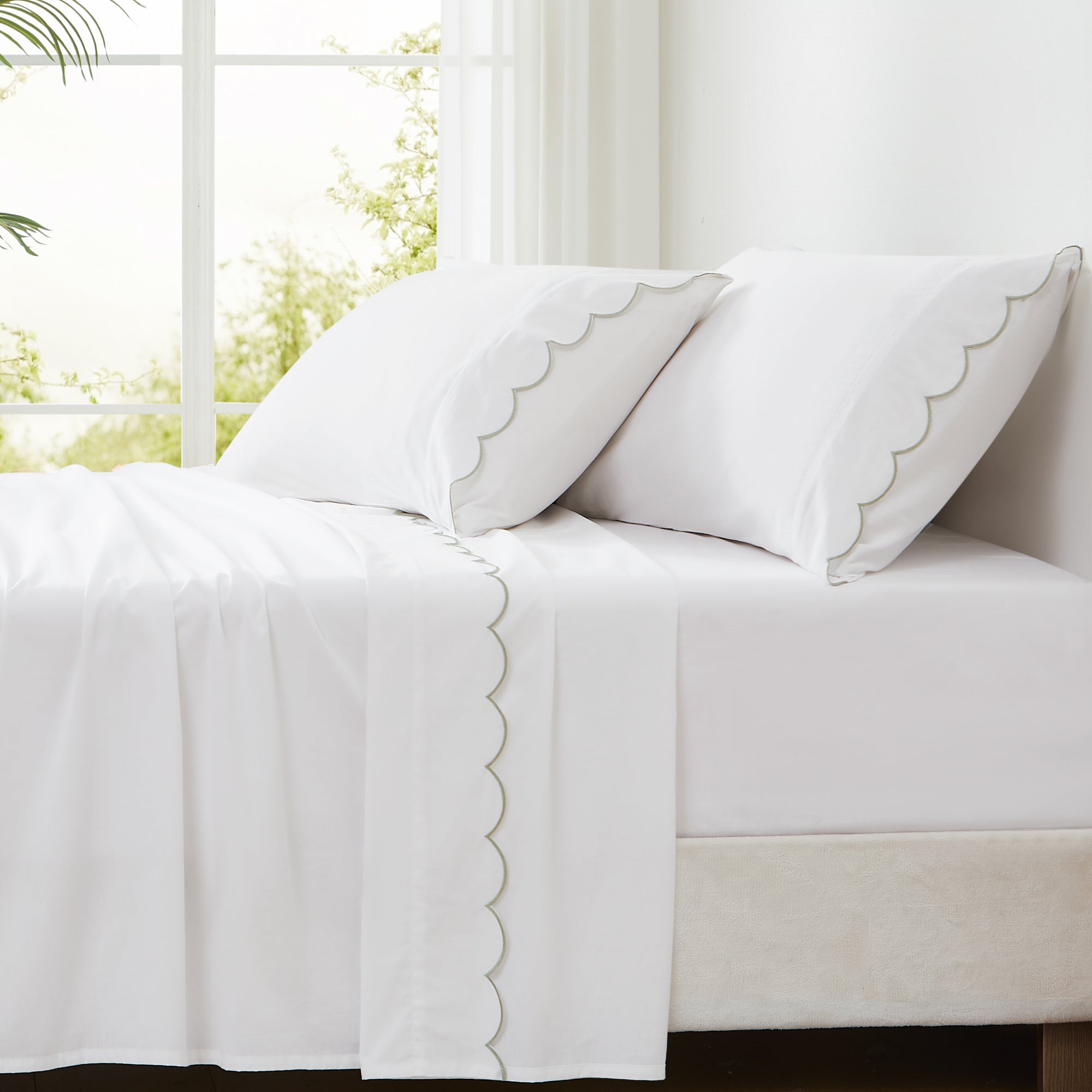 Coastal Chic Scalloped Edge Cotton Sheet Set - Soft & Breathable Bedding for Beach House, Guest Room & Master Bedroom - Perfect for Summer Nights & Coastal Decor