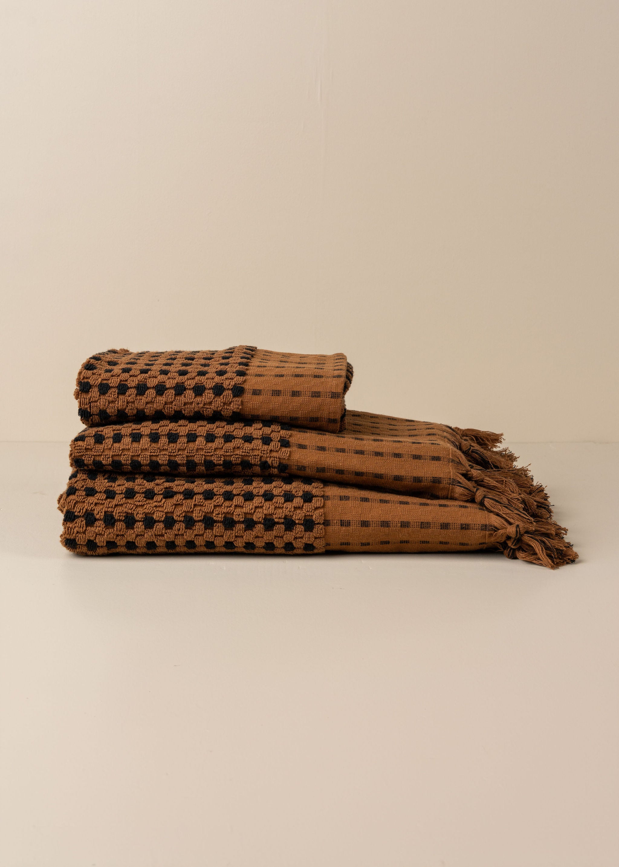 Organic Chickpea Bath Sheet Collection - Super Soft & Absorbent Chocolate/Black Bath Towel for Spa, Gym & Luxury Home Use