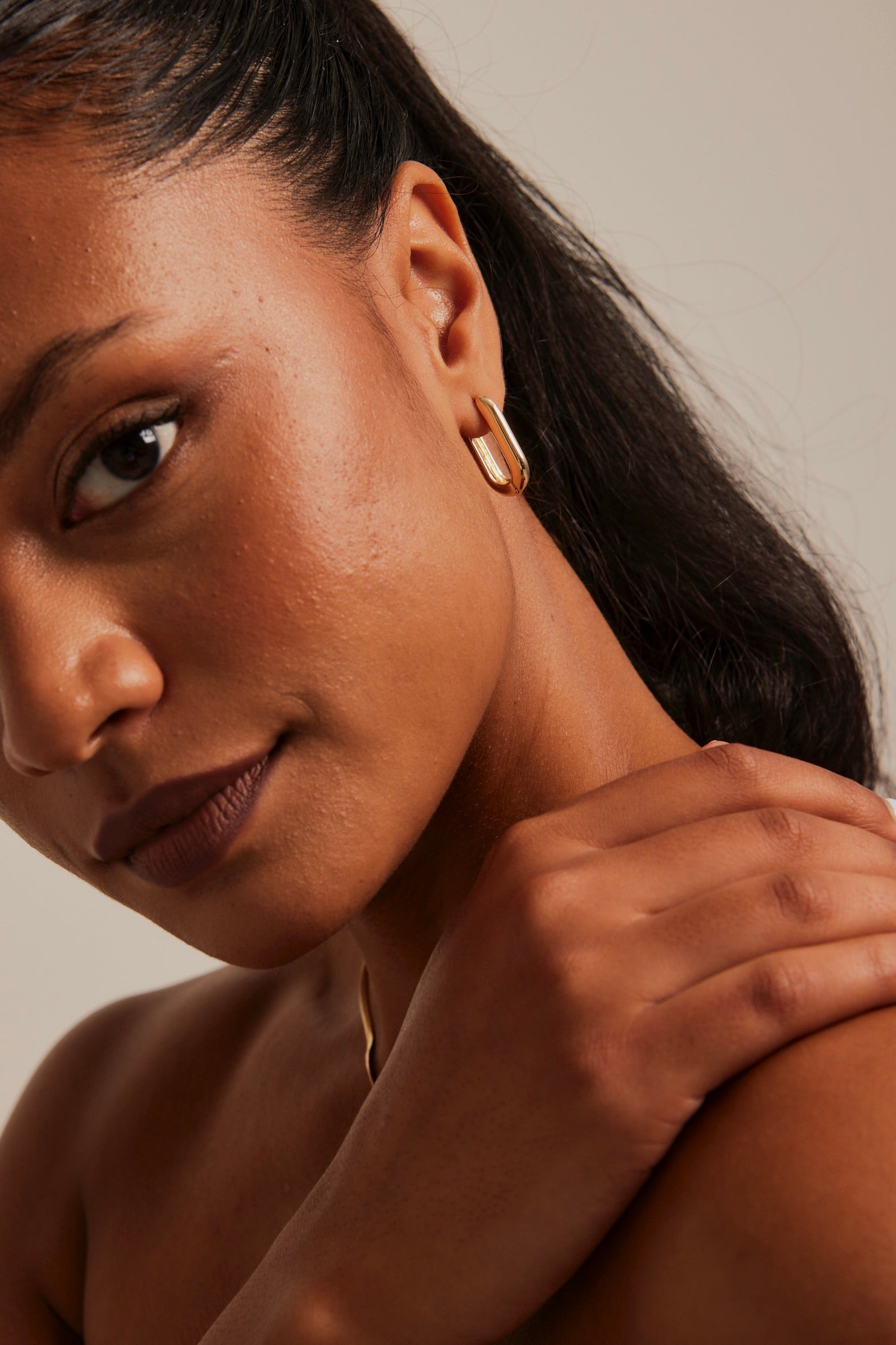 Chunky Oval Gold Hoop Earrings for Women - 14K Gold Plated Statement Jewelry - Perfect for Parties, Weddings & Everyday Wear