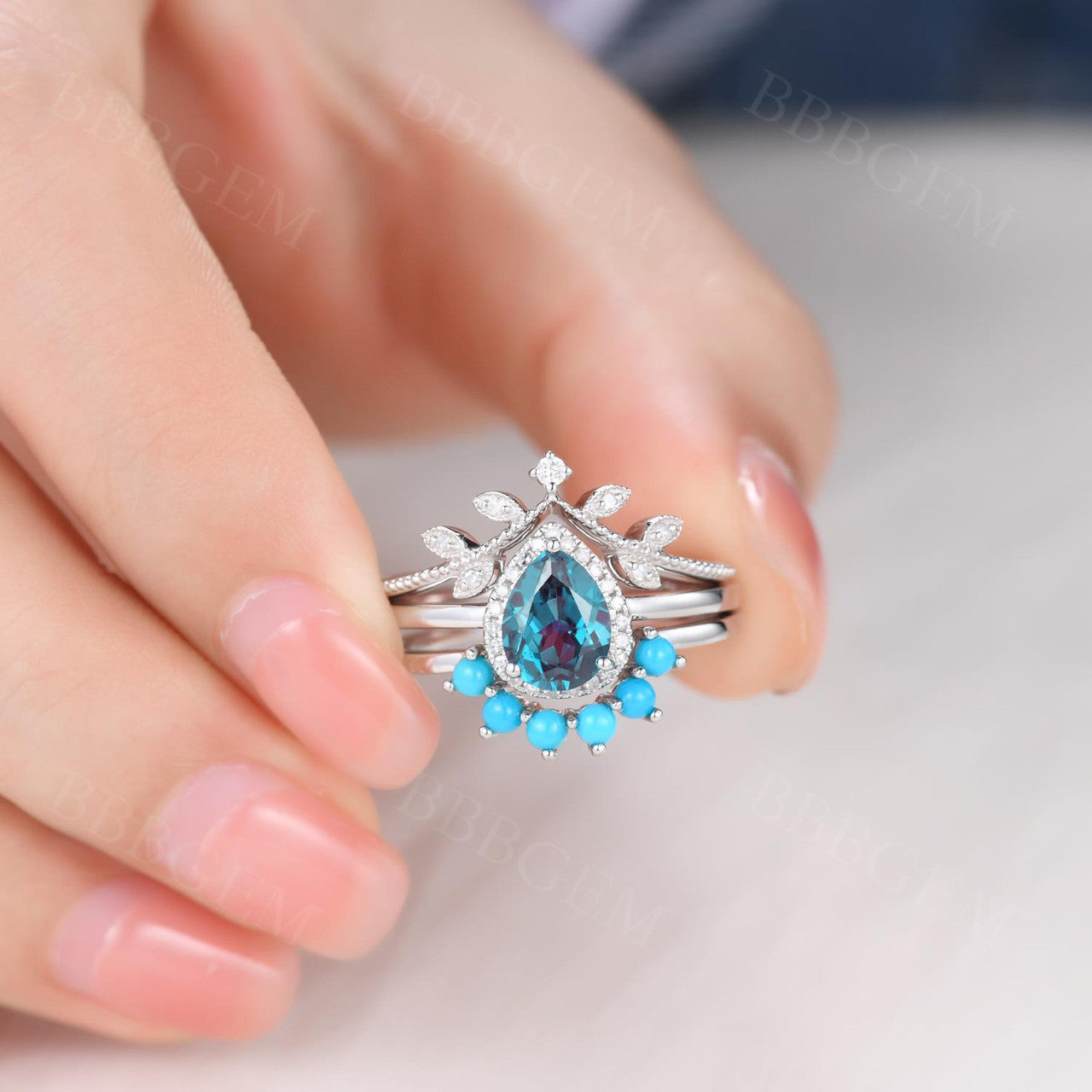 Vintage Pear Shaped Alexandrite Engagement Ring Set with Leaf Diamond & Turquoise Accents - Perfect for Weddings, Anniversaries & Romantic Proposals