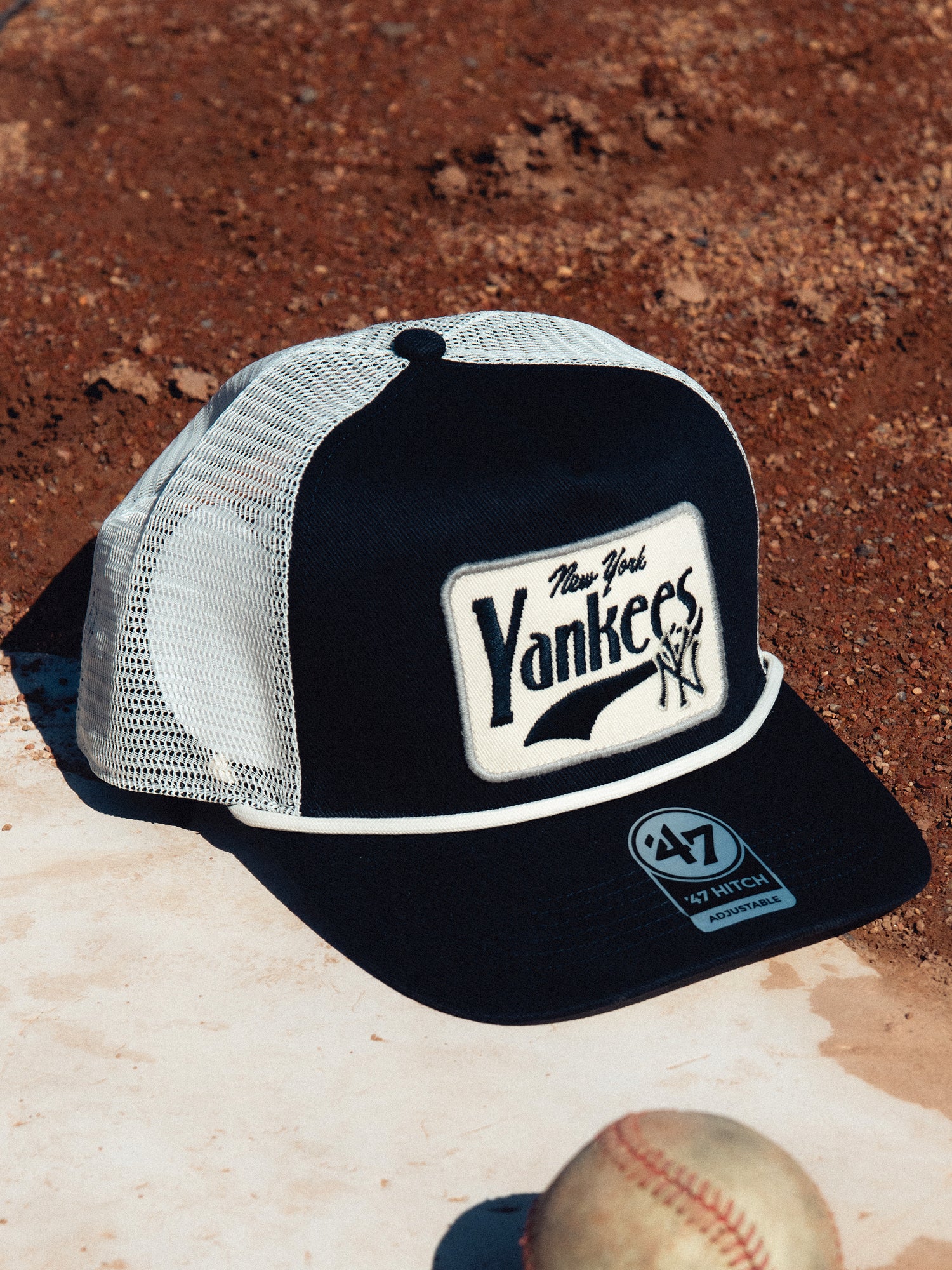 New York Yankees Embroidered Emmet Hitch Trucker Hat - Adjustable Snapback Cap for Baseball Fans & Outdoor Activities