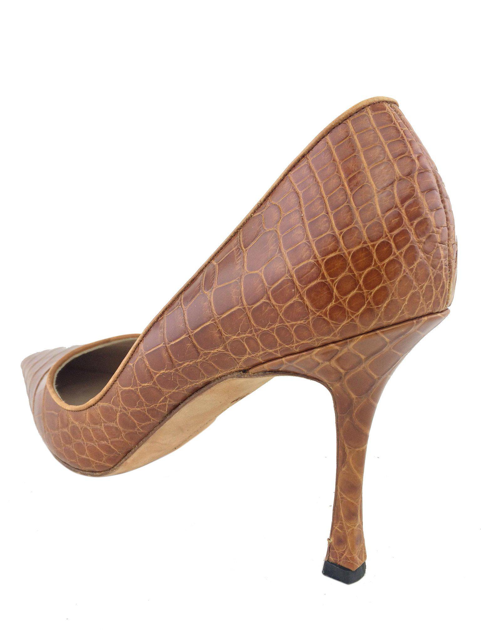 Manolo Blahnik BB Crocodile Leather Pumps Women's Size 8.5 - Elegant High Heels for Wedding, Party & Evening Events
