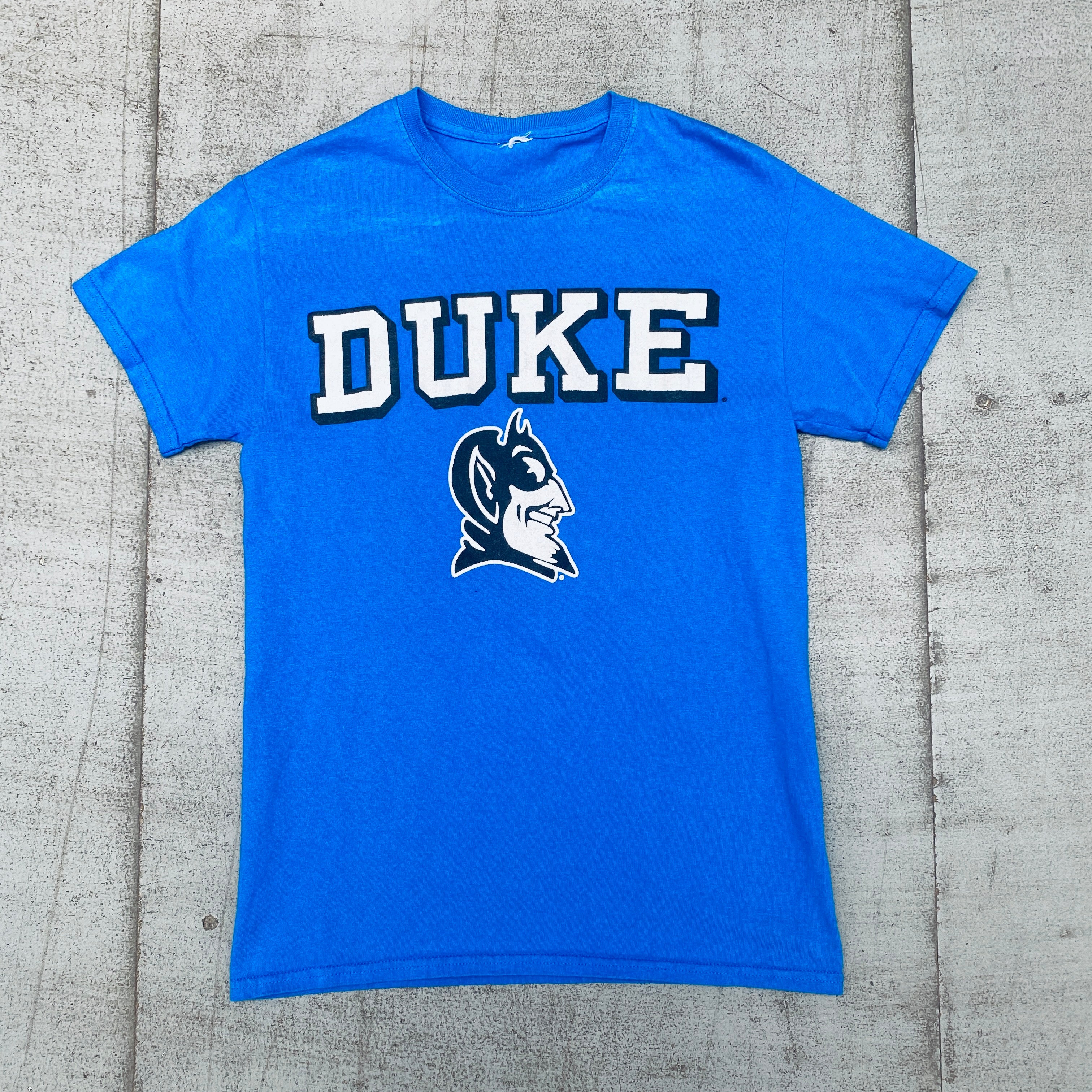 Duke Blue Devils 1990s Vintage Graphic Spellout T-Shirt - Men's Size Small - Retro College Basketball Fan Apparel for Game Day & Casual Wear
