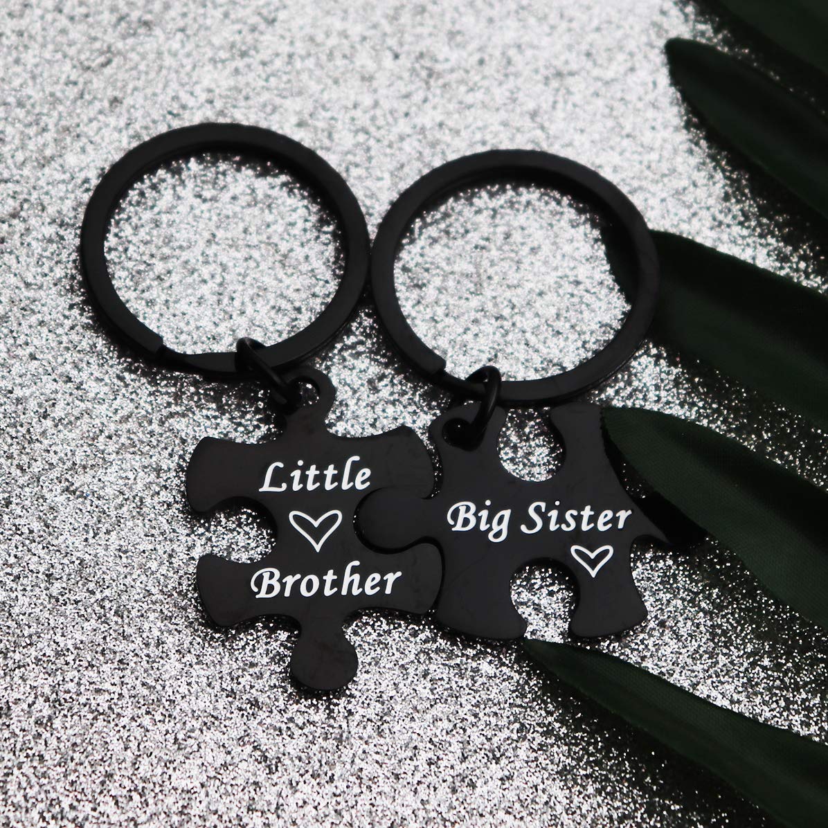 Beeshion Sibling Keychain Set - Big Brother & Little Sister Gifts, Engraved Puzzle Keychain for Family Jewelry - Perfect for Birthdays, Anniversaries and Sibling Appreciation Gifts