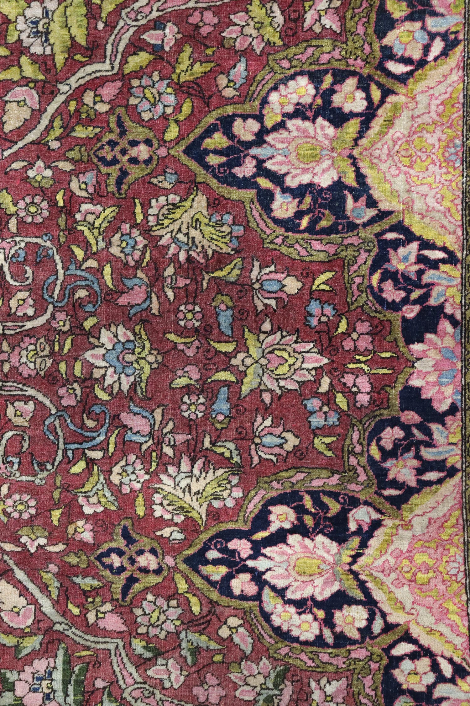 Antique Isphahan Handwoven Traditional Persian Rug - J67187 - Perfect for Living Room, Bedroom & Home Decor