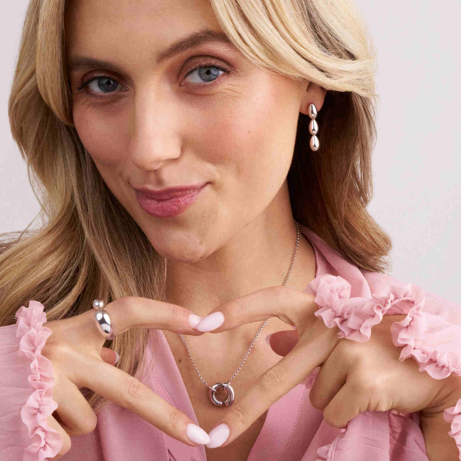 GOCCIA CIRCOLO PIANURA NECKLACE - Elegant Italian Circle Drop Pendant Necklace for Women | Perfect for Date Night, Parties & Special Occasions
