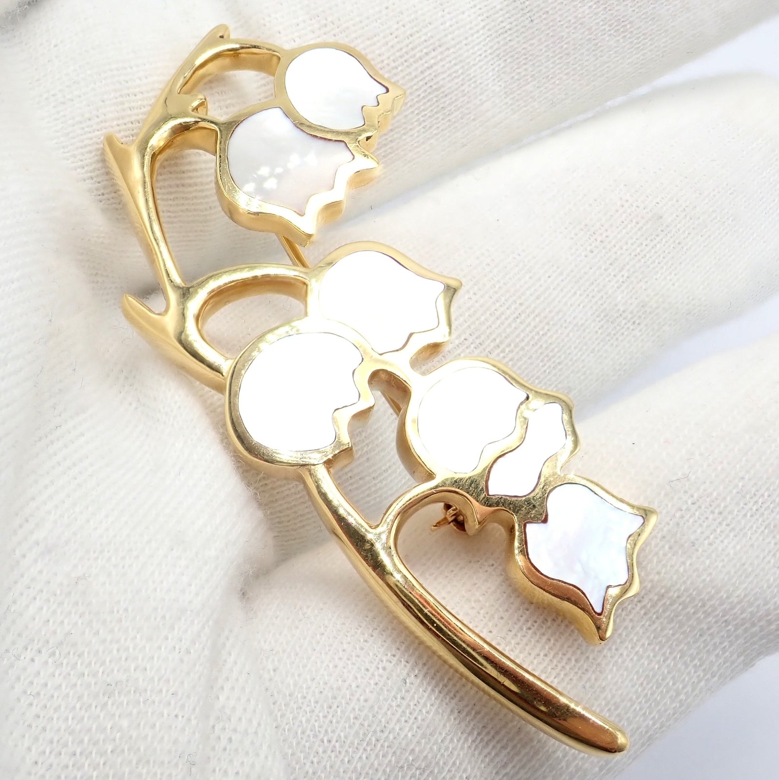 Tiffany & Co Cummings 18k Yellow Gold Mother of Pearl Lily of the Valley Flower Pin Brooch - Elegant Vintage Jewelry for Women, Perfect for Weddings, Parties & Special Occasions