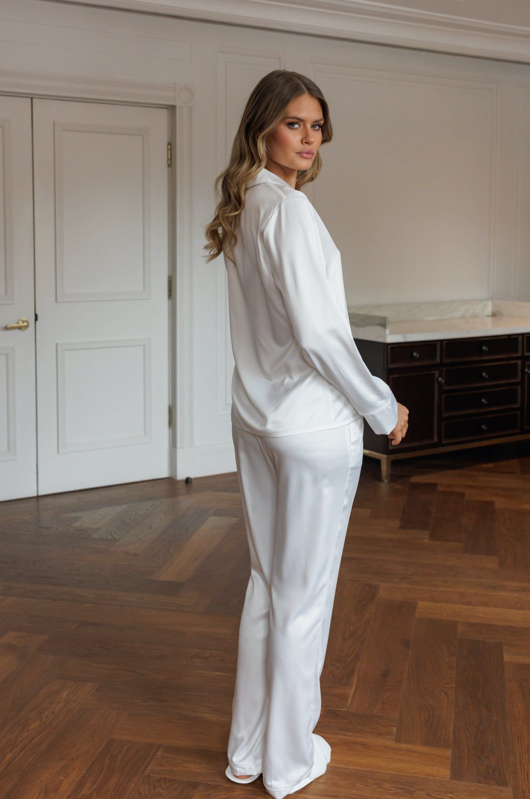 Sienna Premium Satin Bridesmaid Pajama Set - Soft White Sleepwear for Women - Perfect for Bachelorette Parties, Bridal Showers & Wedding Night Gifts
