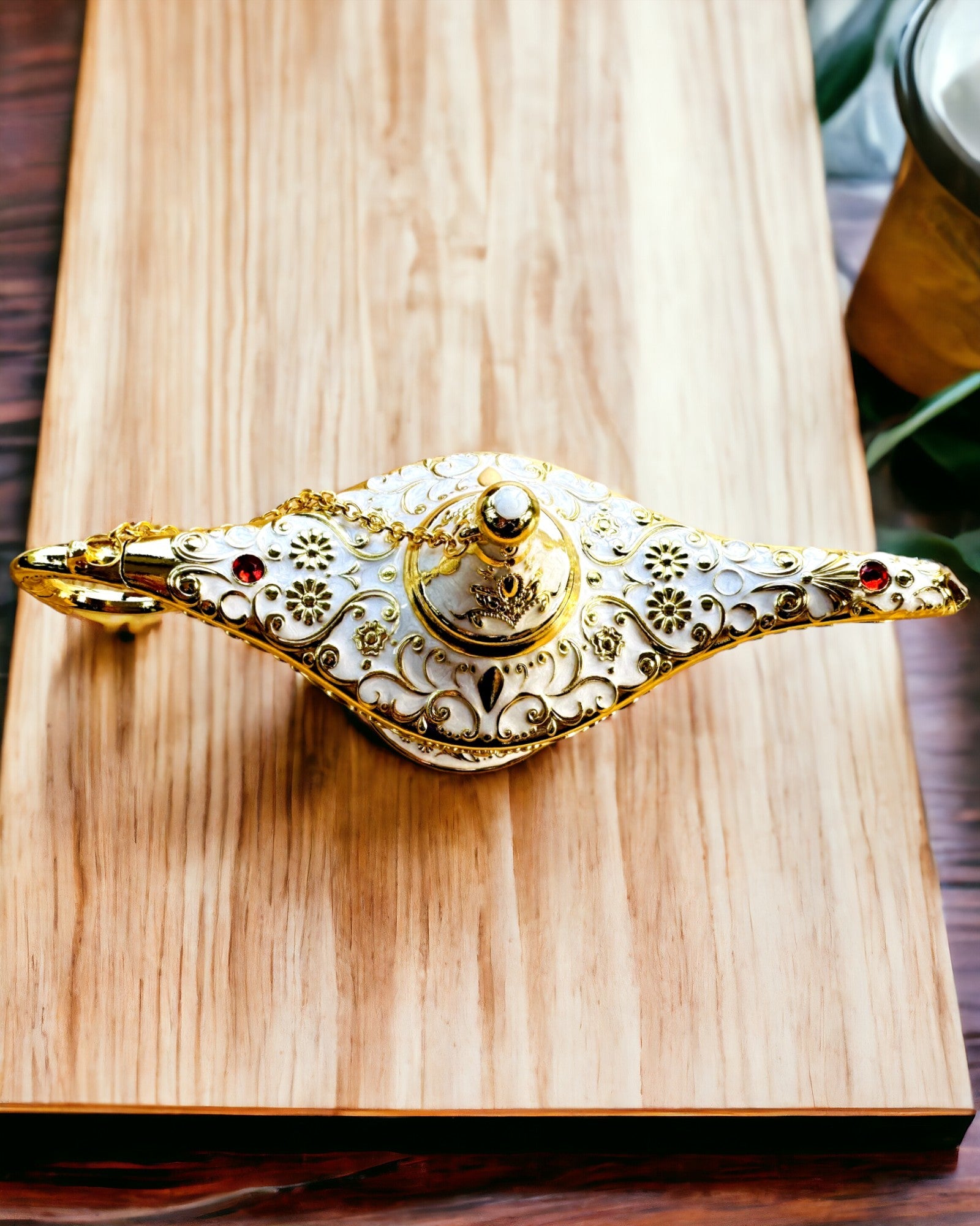 Custom Engraved Magic Aladdin Lamp - White & Gold Decor for Home, Gift, or Arabian Nights Theme Party | Unique Personalized Genie Lamp for Collectors & Disney Fans