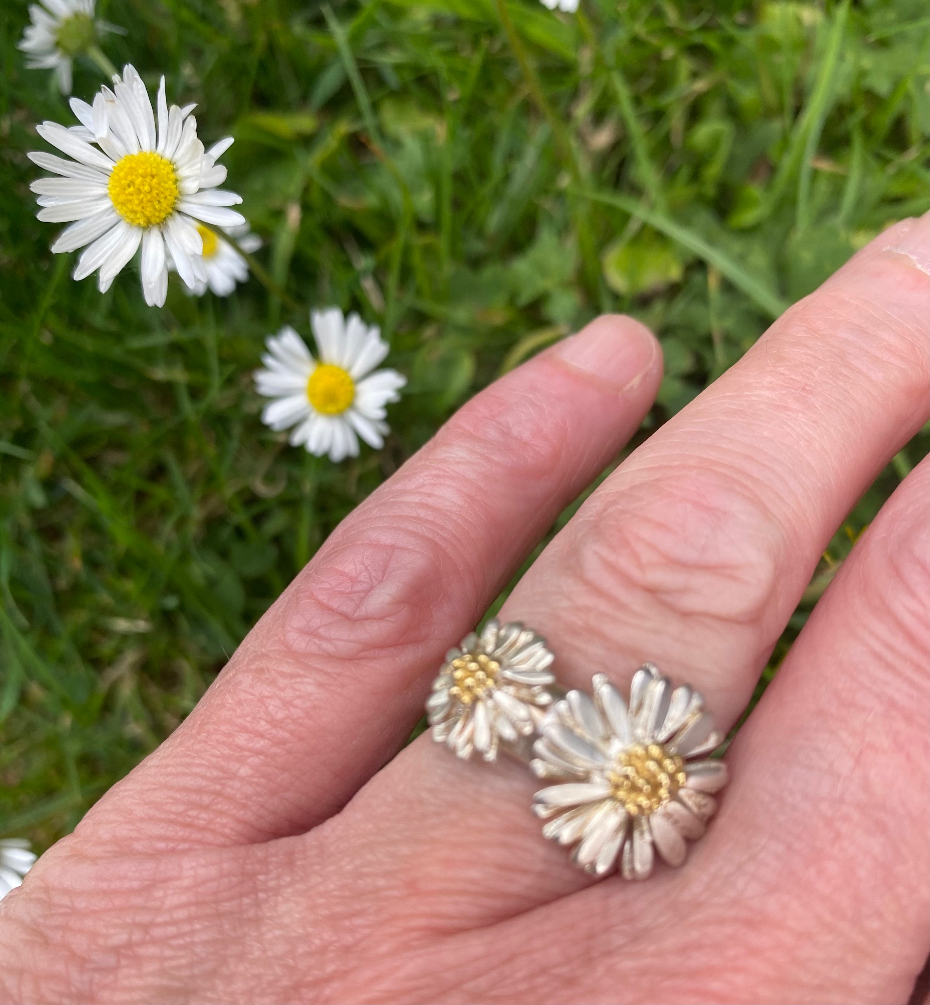 Sterling Silver Double Daisy Flower Ring for Women - Elegant Floral Jewelry for Everyday Wear, Gift Giving & Special Occasions