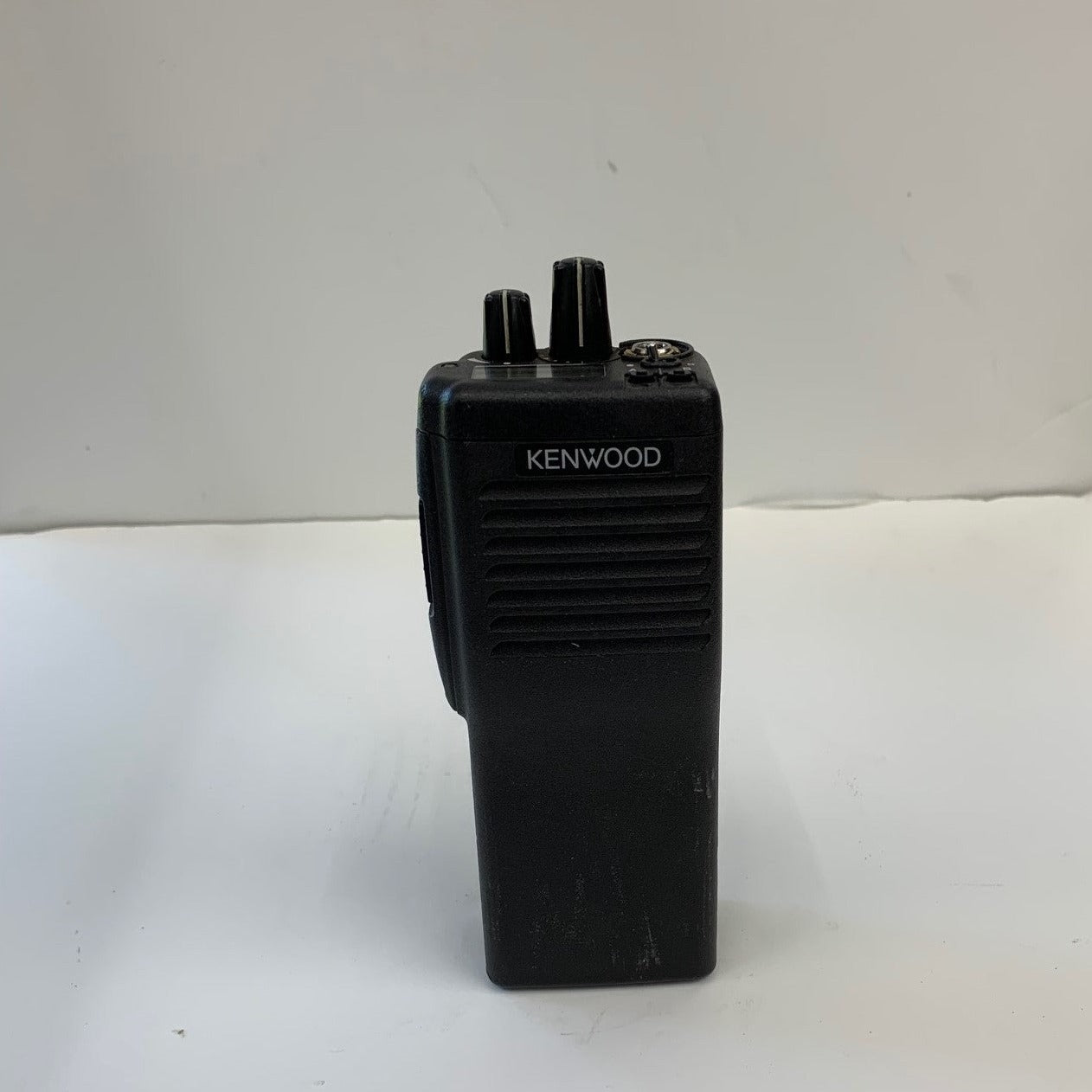 Kenwood TK-190 2-Way Low Band Portable Radio - Reliable Communication for Construction, Security & Outdoor Adventures