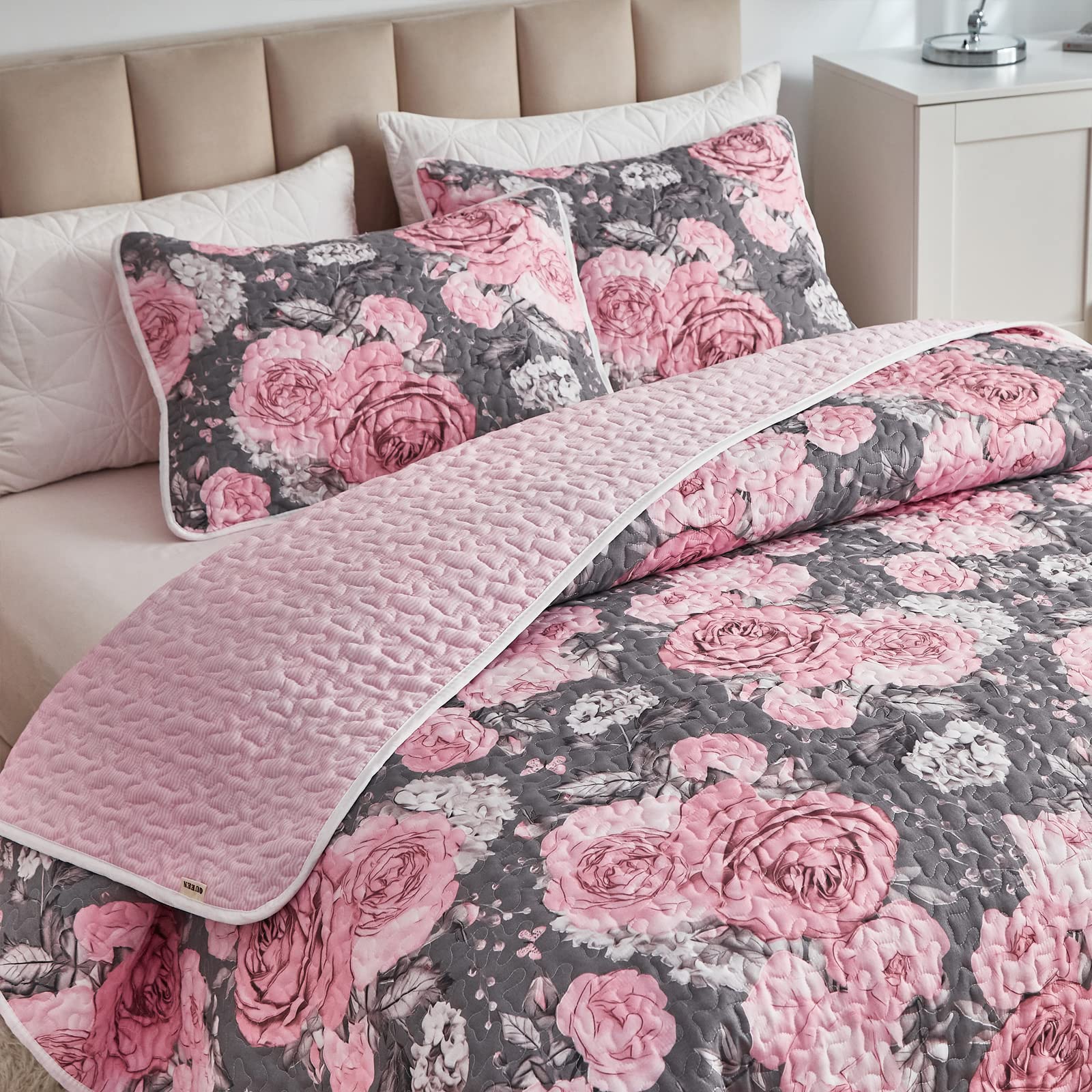 3-Piece Grey and Pink Floral Quilt Bedding Set - King Size Soft Microfiber Lightweight Reversible Coverlet with 2 Shams for All Seasons | Perfect for Master Bedroom, Guest Room, and Cozy Home Decor