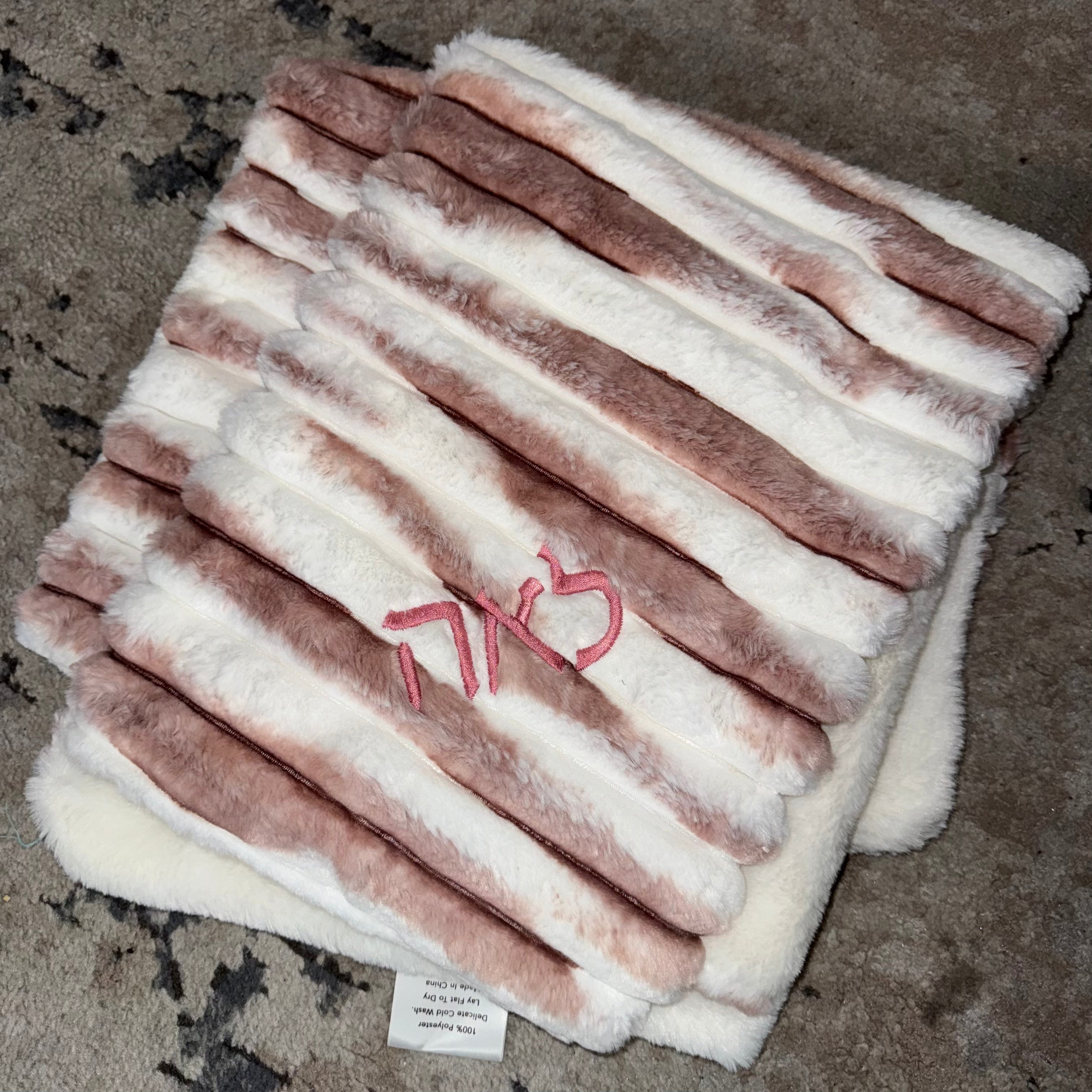 Soft Confetti Mauve & White Minky Blanket - Ultra Plush Fleece Throw for Adults & Kids - Perfect for Bed, Couch, Nursery & Gift Giving