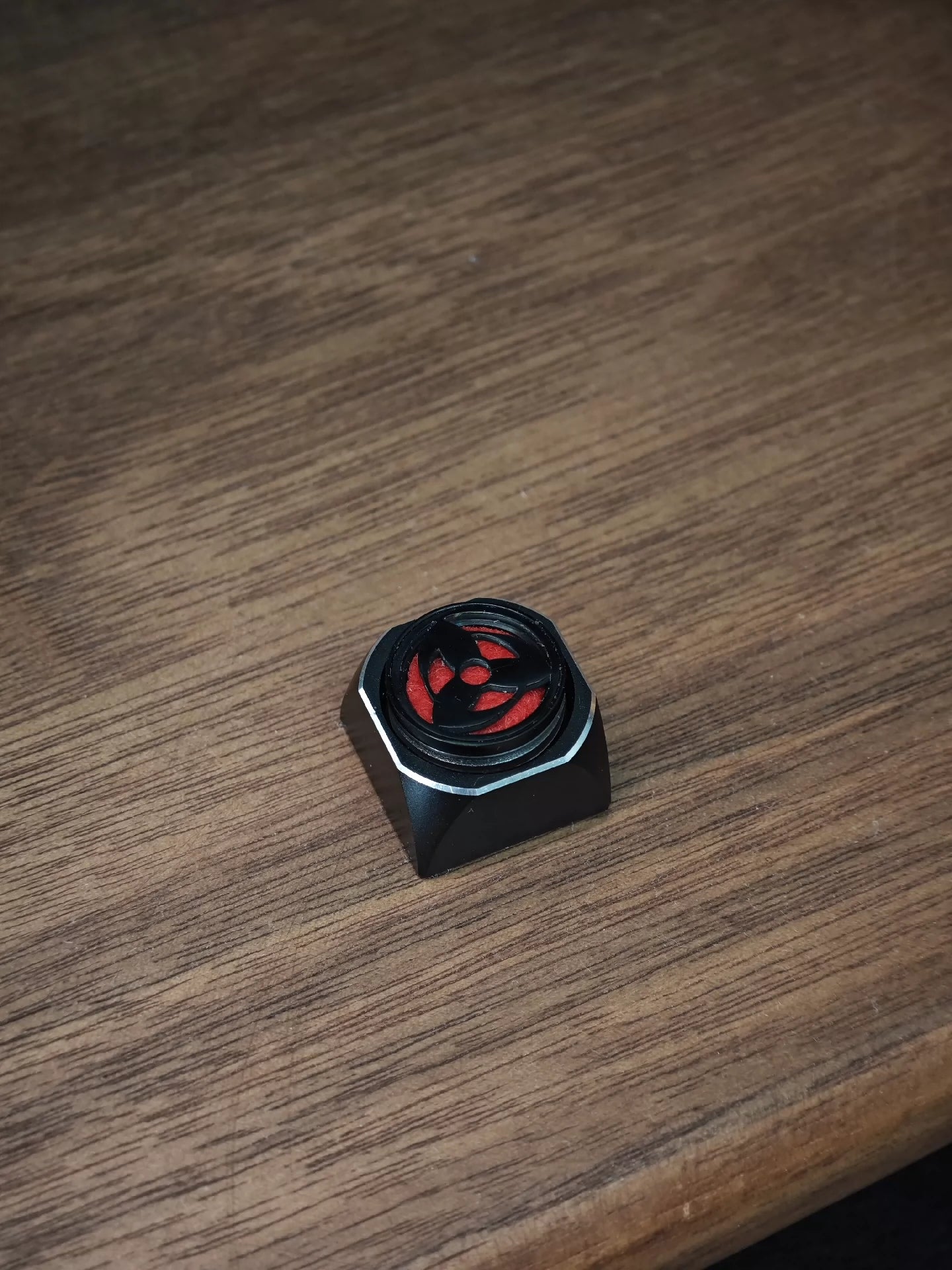 Naruto Sharingan Rotatable Custom Keycaps for Mechanical Keyboards - Anime Themed Decorative Keycaps with Hypnotic Spinning Effect - Perfect for Gaming, Office & Anime Fans Collection