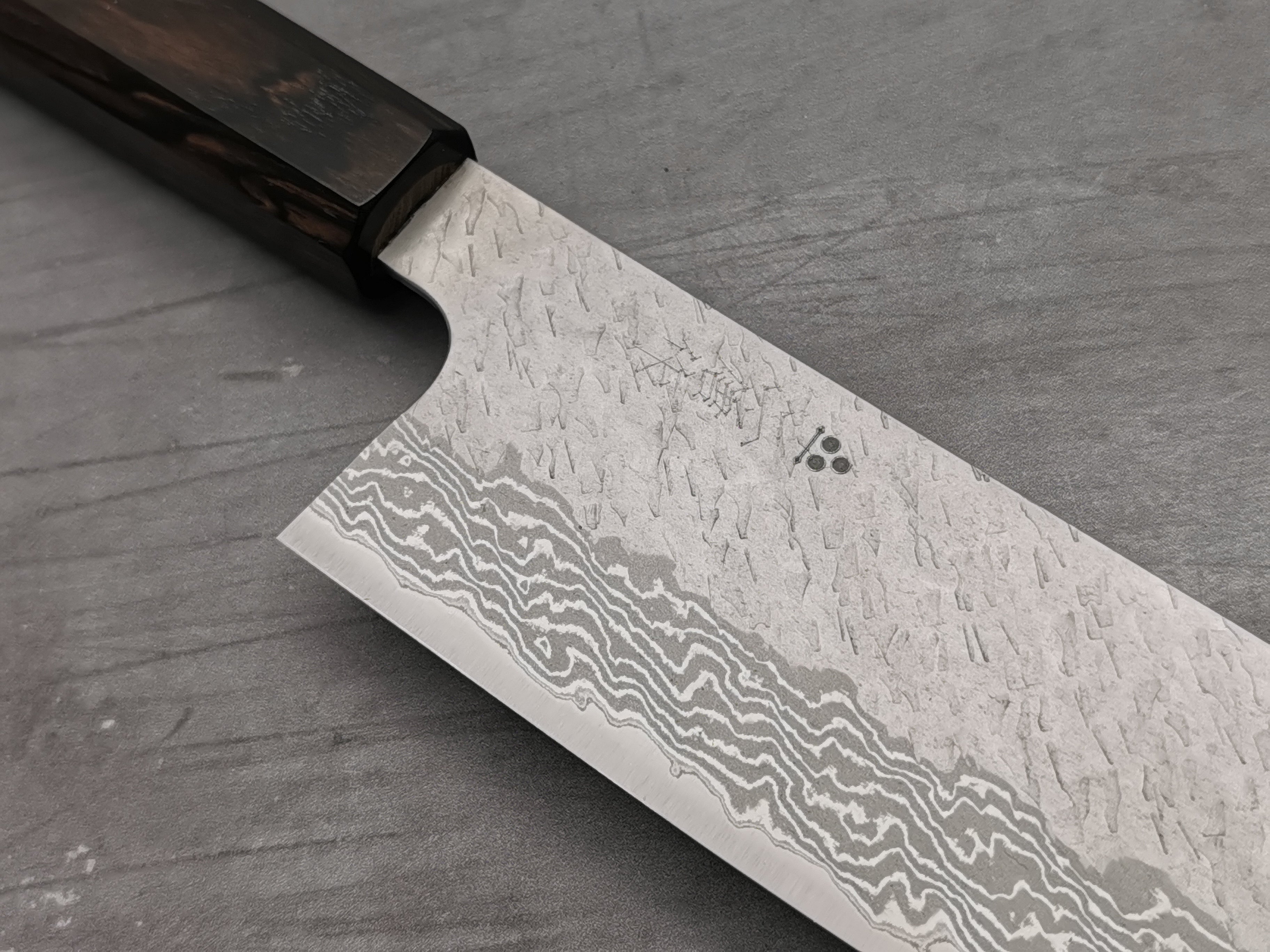 Nigara Hamono VG10 Damascus Nakiri Knife - Japanese Chef Knife for Vegetable Cutting, Slicing & Chopping - Perfect for Home Kitchen, Professional Cooking & Sushi Preparation