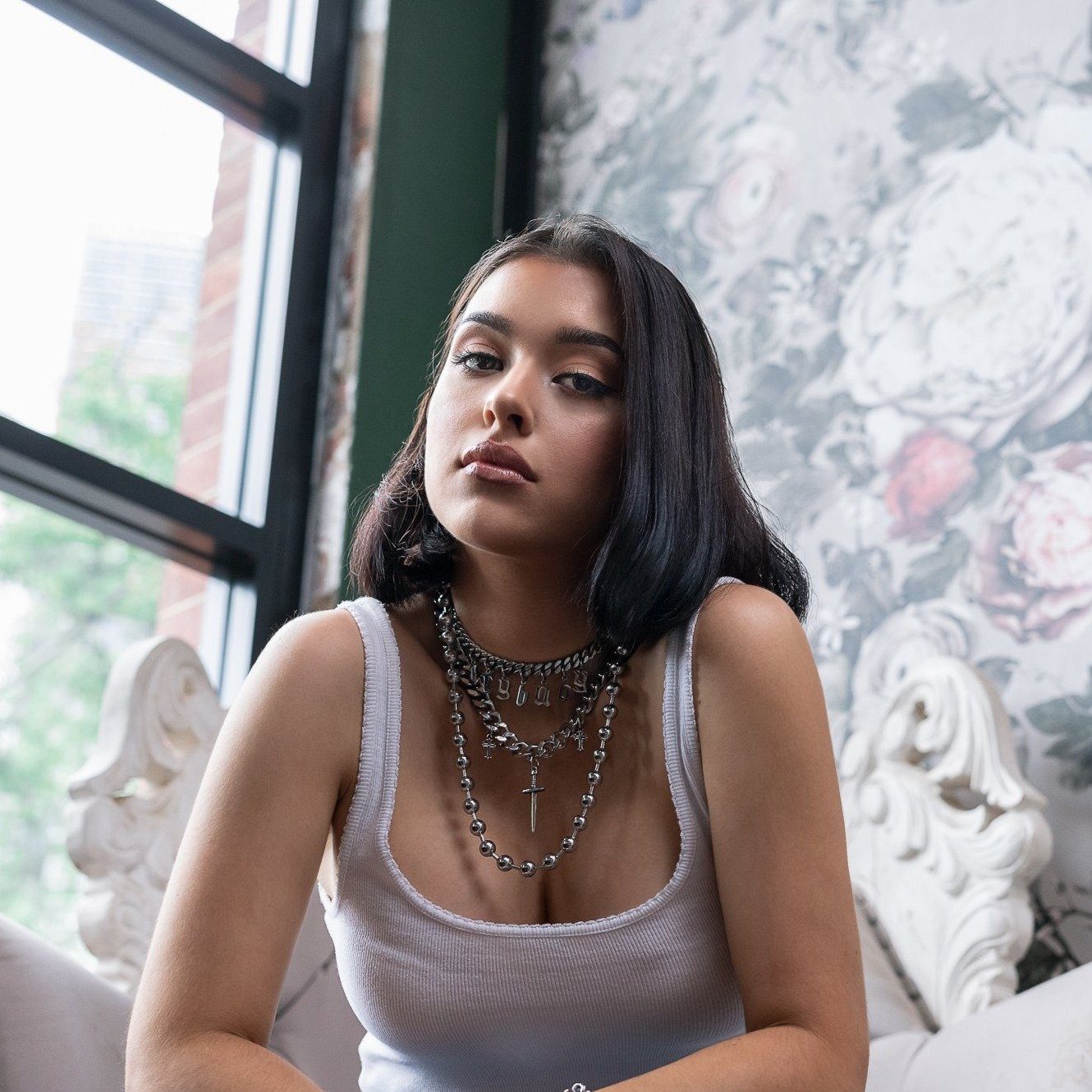 Trendy No Tourists Choker Necklace - Gothic Punk Choker for Women, Perfect for Concerts, Parties & Halloween Costumes