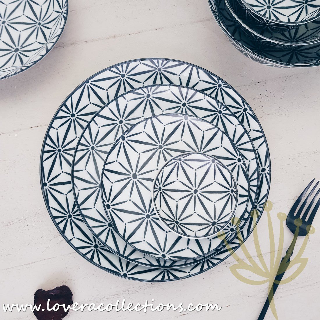 Awasaka Black & White Modern Stars Dinnerware Set - 12-Piece Porcelain Plates & Bowls - Elegant Dinnerware Collection for Home & Restaurant Use - Perfect for Holiday Dinners, Wedding Gifts & Daily Dining