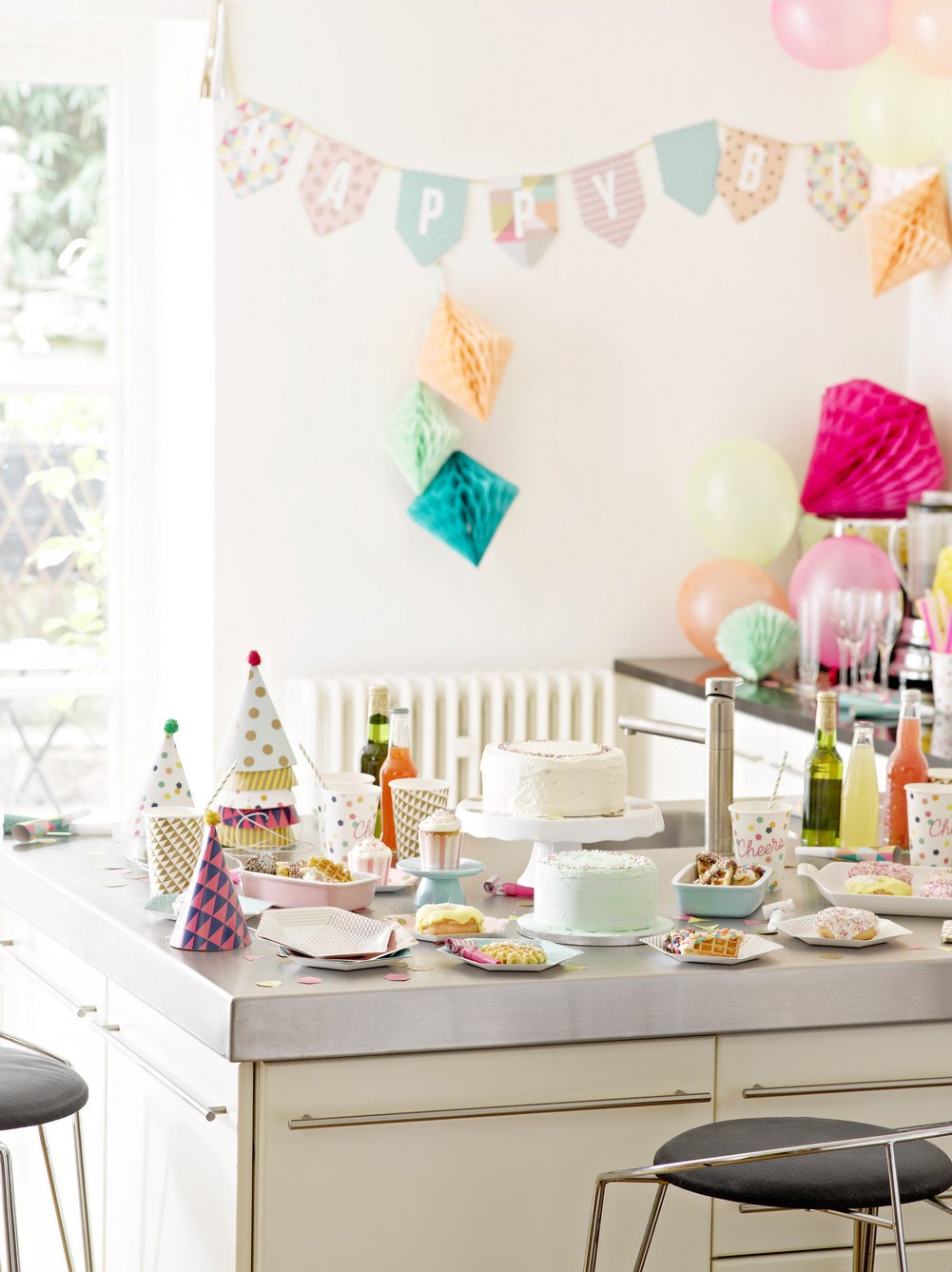 Stylish Hexagonal Party Plates - Set of 12 Colorful Disposable Plates for Birthday Celebrations, Baby Showers & Special Events - Elegant Tableware for Festive Occasions