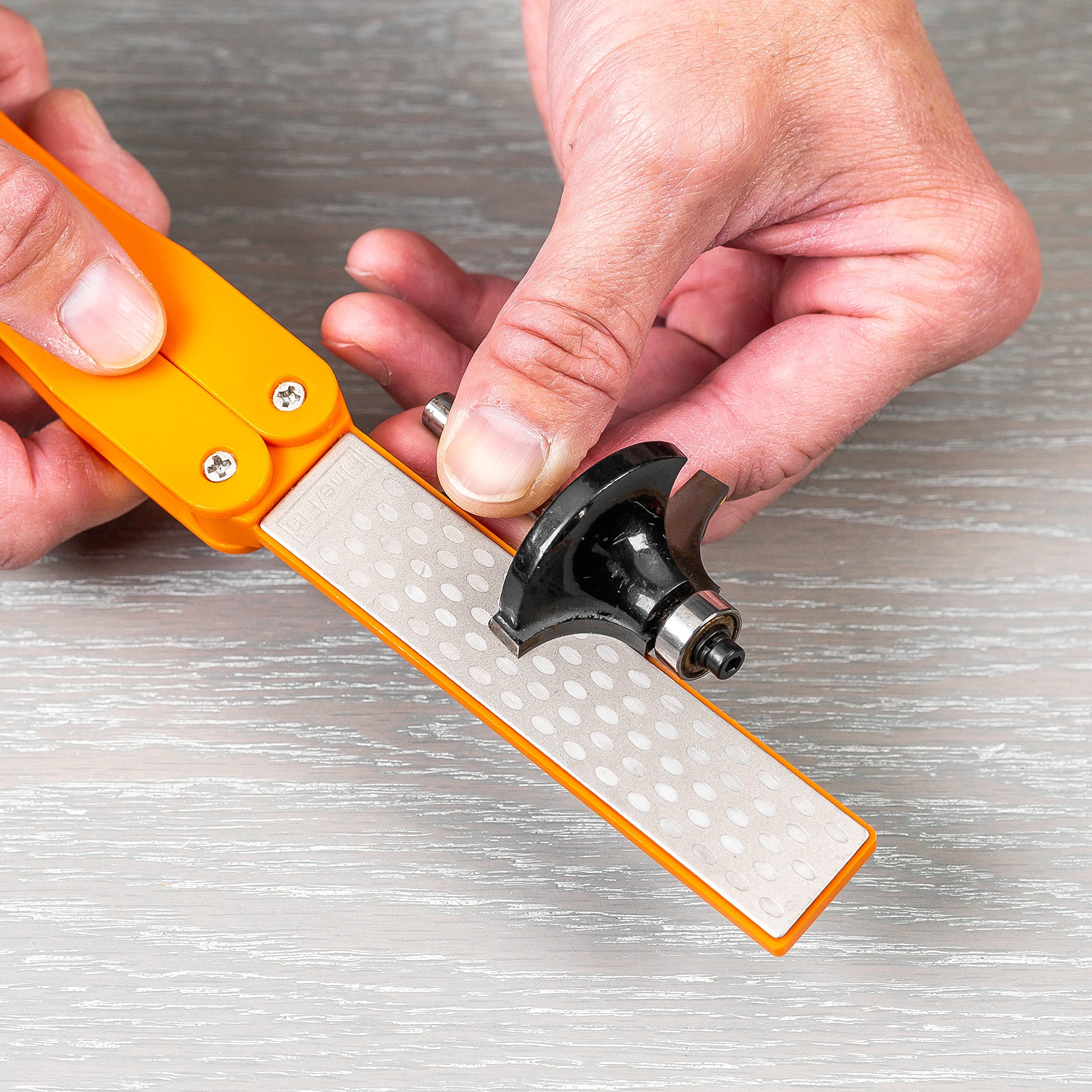 Realtree Sharpening Stone Set - Table Top & Portable Knife Sharpener Block for Camping, Kitchen & Gardening Tools - Wet or Dry Use - Perfect for Outdoor Adventures & Home Cooking - 630051ECE