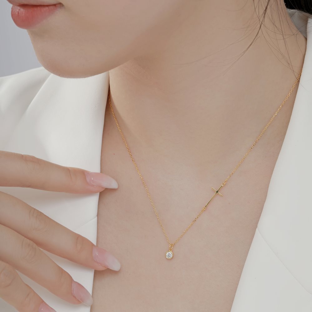 Trendy Silver Cross Chain Necklace for Women - Stainless Steel Religious Jewelry Gift for Christmas, Baptism & Everyday Wear | DY0358