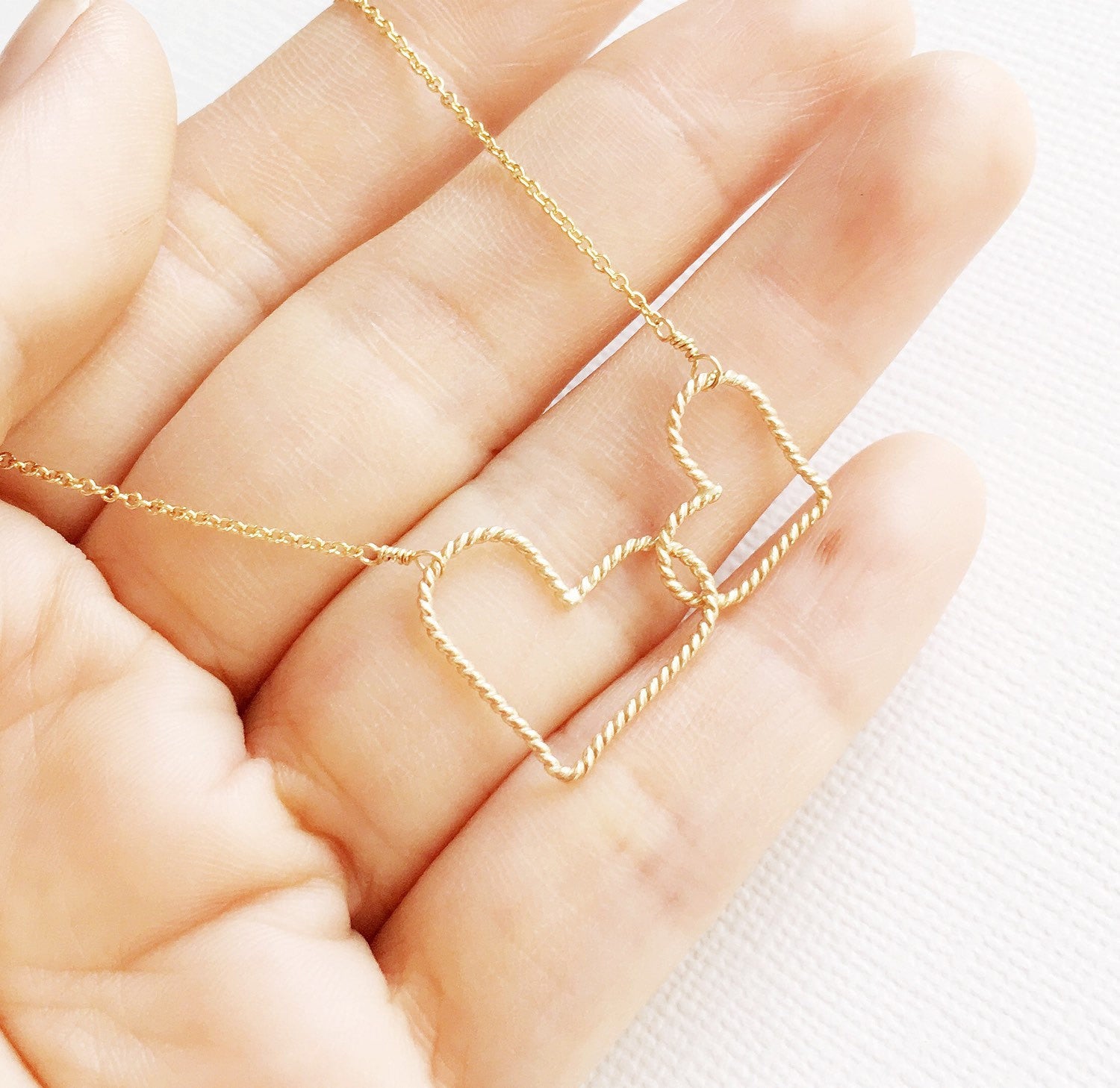 Sue Necklace (N211) - Elegant Women's Jewelry for Everyday Wear & Special Occasions