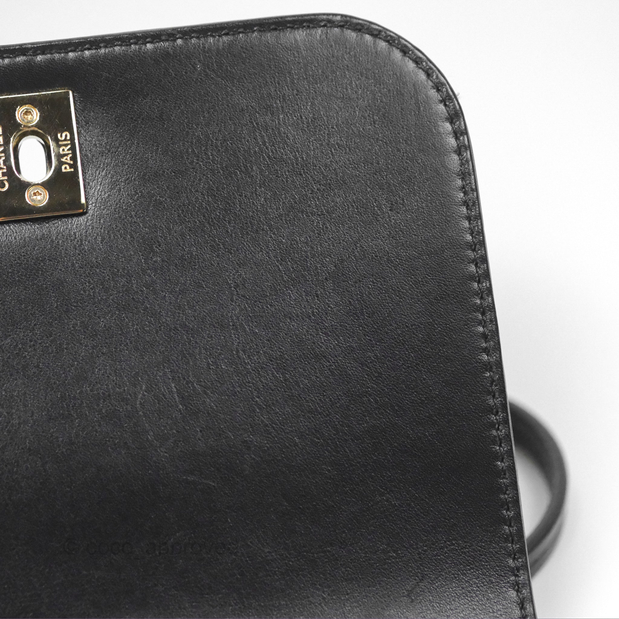 Authentic Chanel Small Flap Bag in Black Calfskin Leather - Perfect for Evening Events & Luxury Fashion Accessories