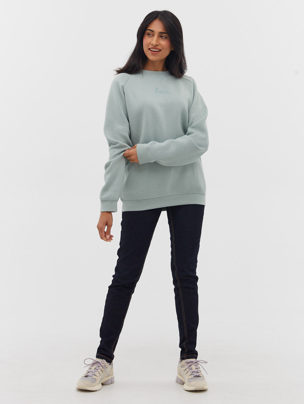 Sustainable Oversized Raglan Crew Neck Sweatshirt for Women - Eco-Friendly Cotton Blend Pullover - Casual Loungewear & Streetwear Fashion