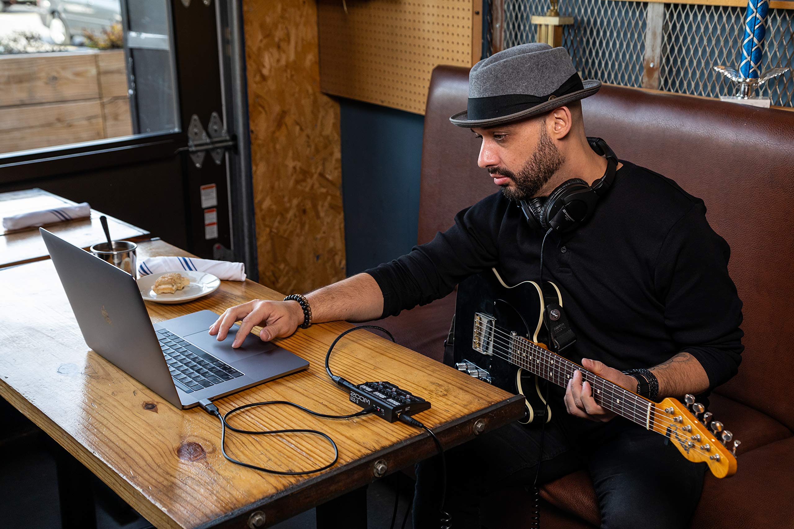 Zoom GCE-3 Guitar Lab Circuit Emulator - Compact USB Audio Interface for Guitar Effects Emulation | Works with Guitar Lab Software | Perfect for Home Recording & Live Performances