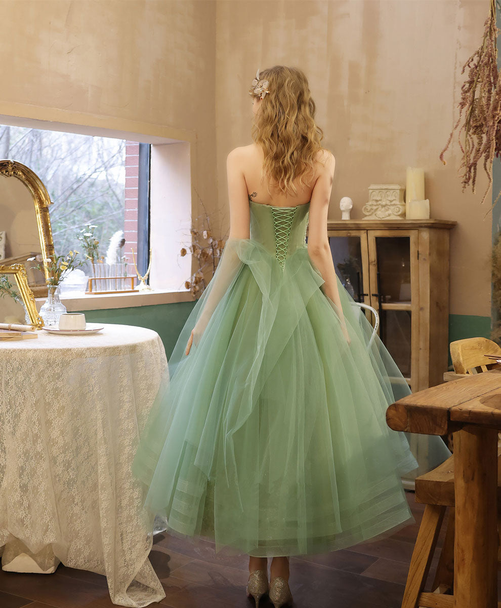 Elegant Green Tulle Tea-Length Prom Dress with Lace Applique & Beading - Perfect for Homecoming, Formal Dances & Special Occasions