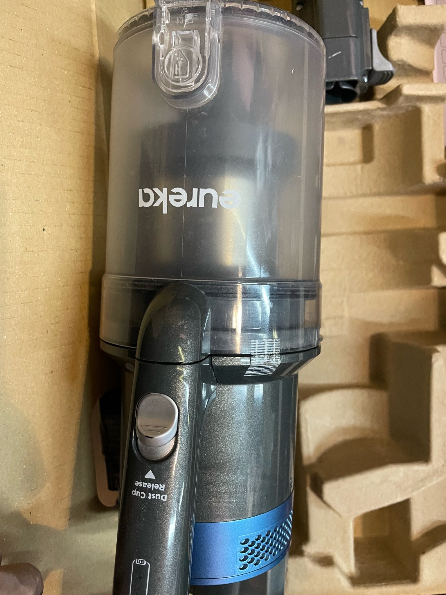 Dyson V7 Animal Cordless Stick Vacuum Cleaner - Powerful Suction for Pet Hair, Carpet & Hard Floors | Lightweight & Portable for Home Cleaning | Ideal for Pet Owners & Allergy Sufferers