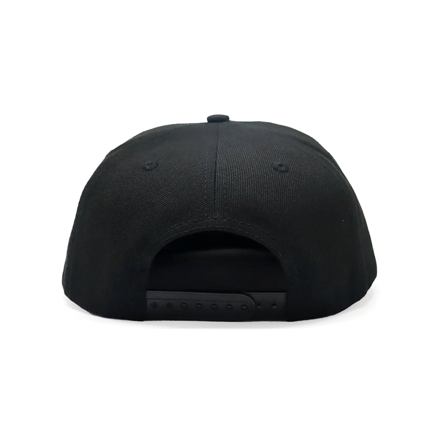 Stylish Black & White Flat Brim Snapback Hat - Trendy Unisex Baseball Cap for Men & Women - Perfect for Streetwear, Hip Hop Fashion & Outdoor Activities