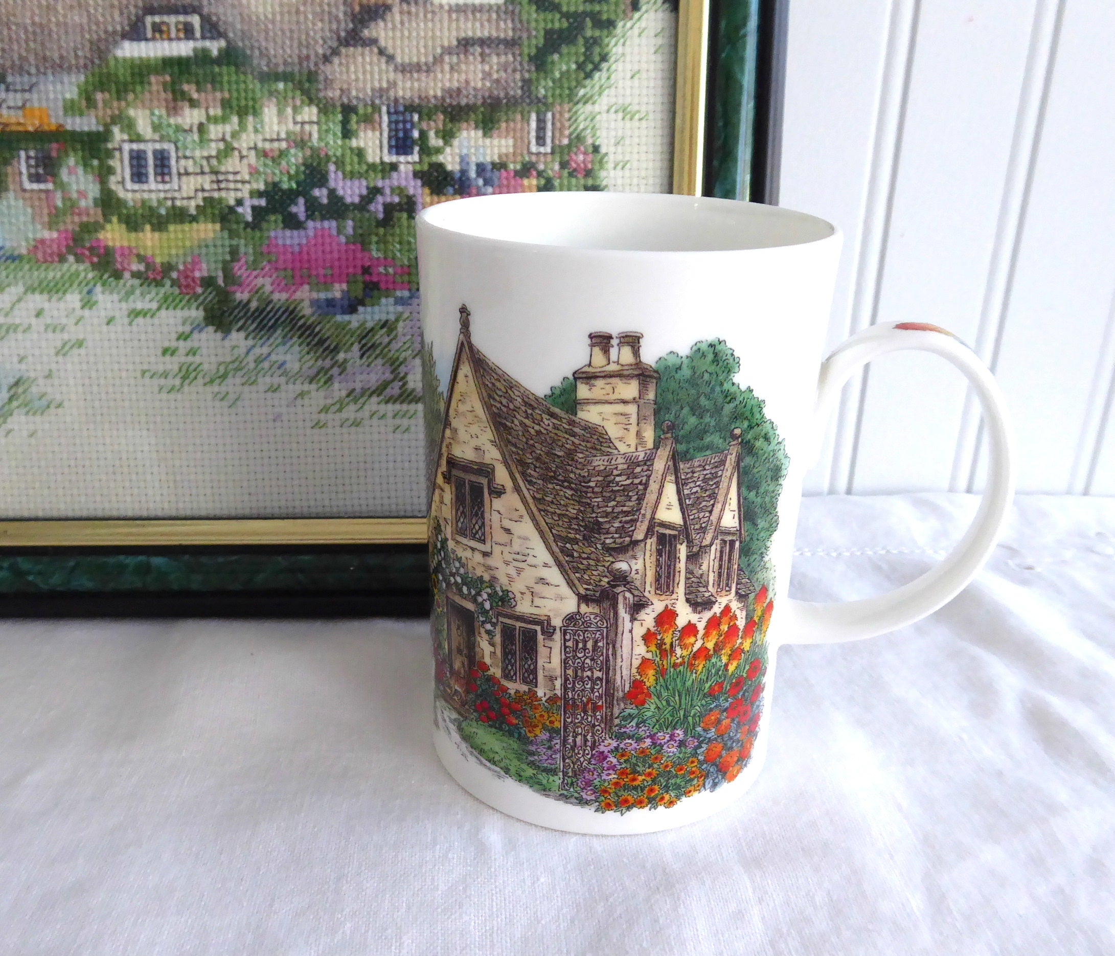 Cotswolds Cottage Garden England Stone Mug - Perfect for Tea & Coffee - Ideal for Cozy Home Decor, Countryside Kitchen, and Gift Giving