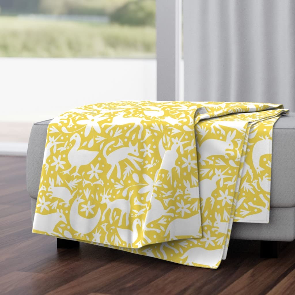 Luxe Velvet Throw Blanket 50x70 Inches - Soft Deer & Cats Floral Print Blanket for Couch, Bed, Sofa | Spring Happy Texas Design in White & Yellow | Cozy Home Decor Gift